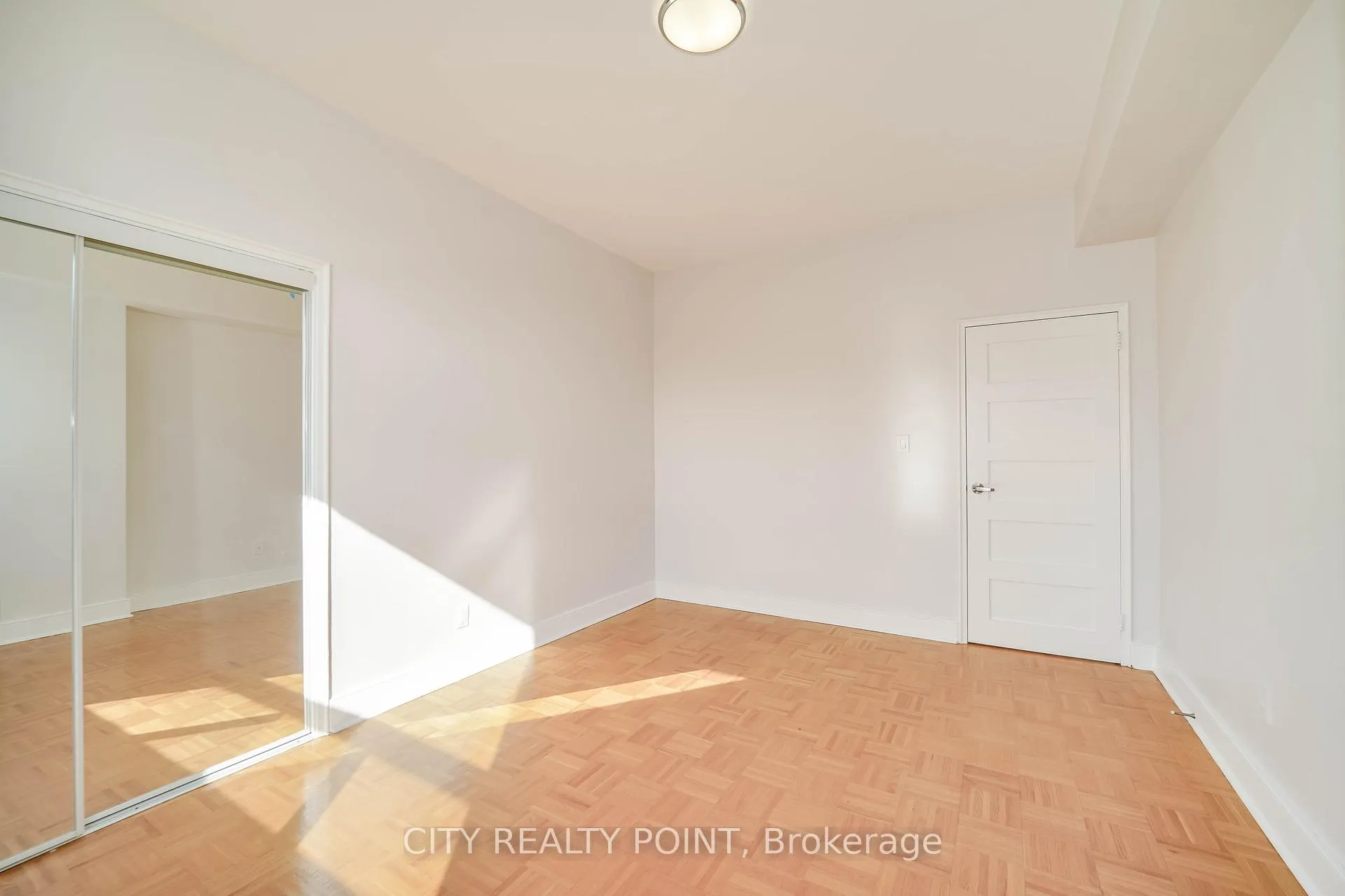 Photo 6 of Unit 705, 490 Eglinton Avenue E, Toronto, Mount Pleasant East — HOMEH