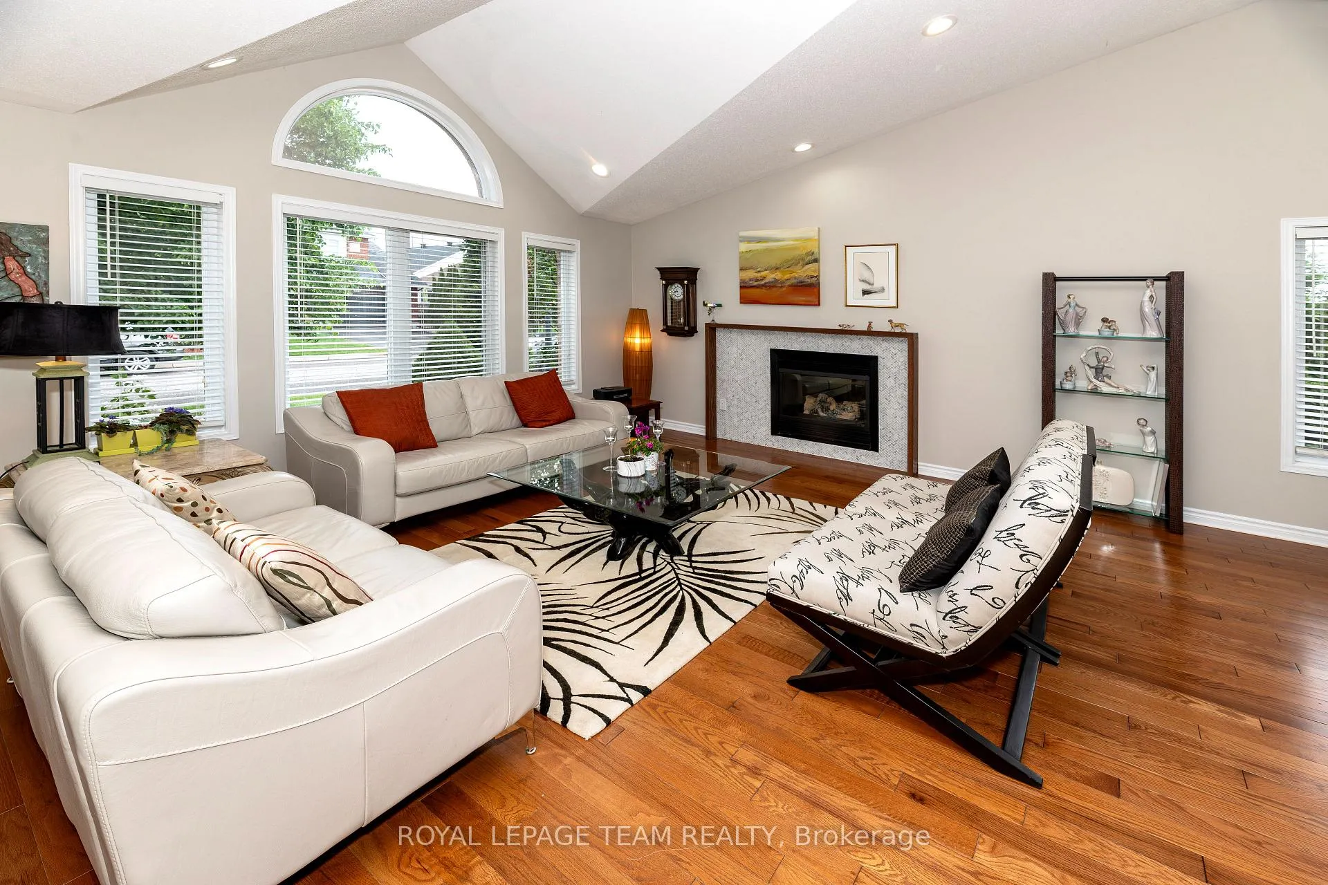 Photo 12 of 134 Coursier Crescent, Ottawa, Avalon East — HOMEH