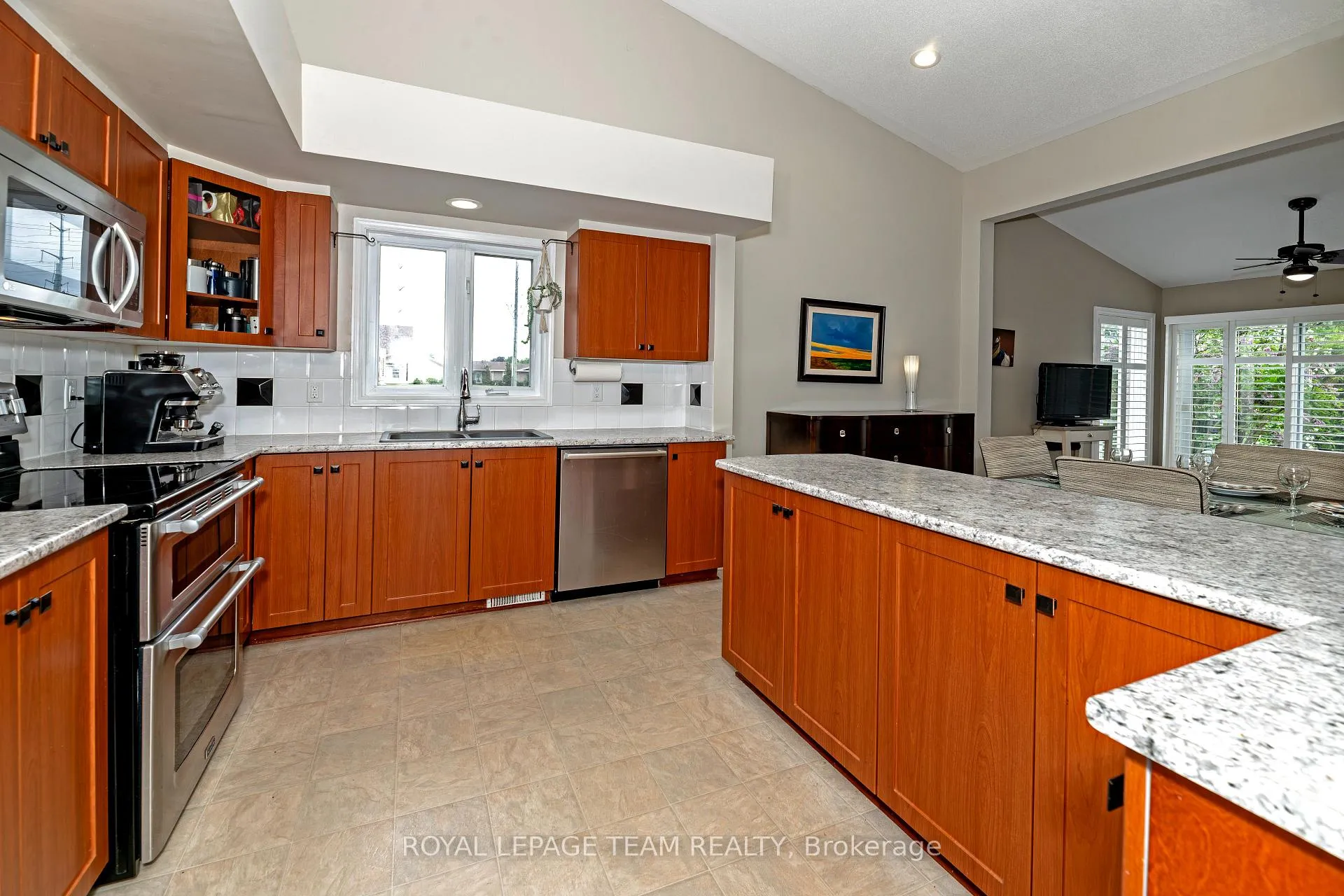 Photo 19 of 134 Coursier Crescent, Ottawa, Avalon East — HOMEH