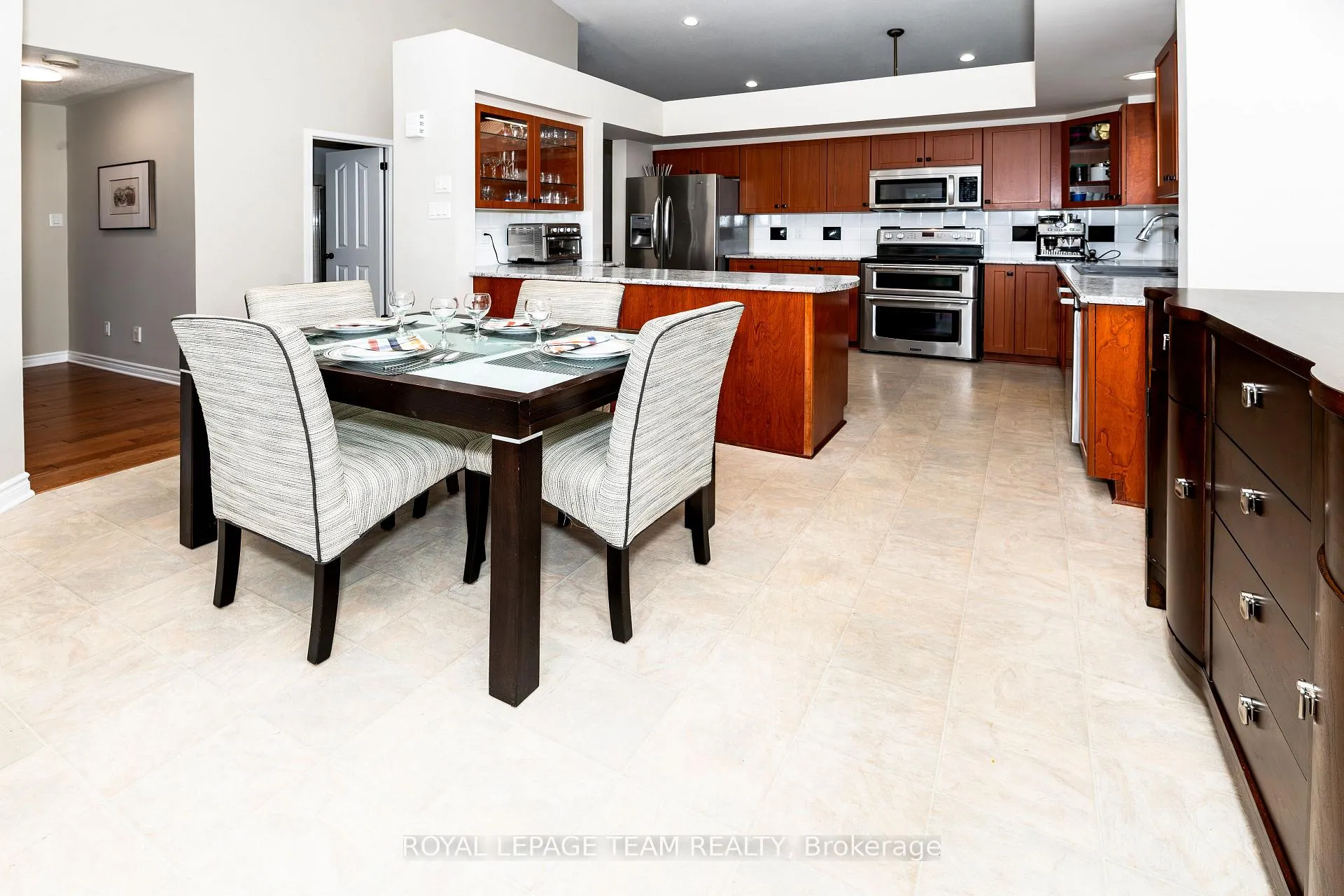 Photo 24 of 134 Coursier Crescent, Ottawa, Avalon East — HOMEH