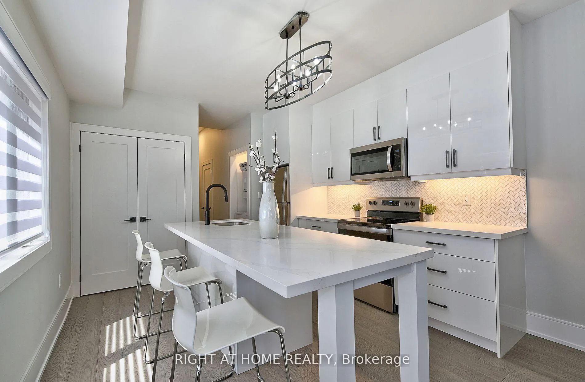 Photo 8 of Unit # 2, 131 Brock Avenue, Toronto, Little Portugal — HOMEH