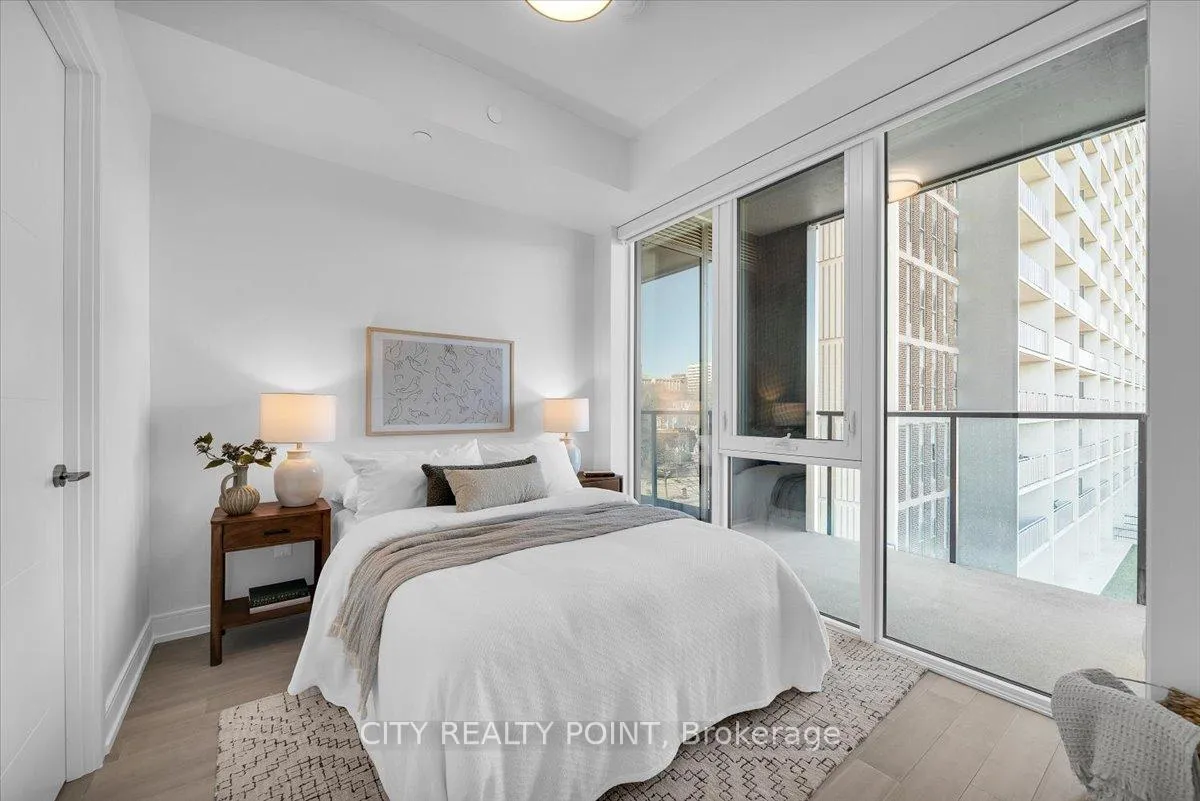 Photo 2 of Unit 906, 664 Spadina Avenue, Toronto, University — HOMEH