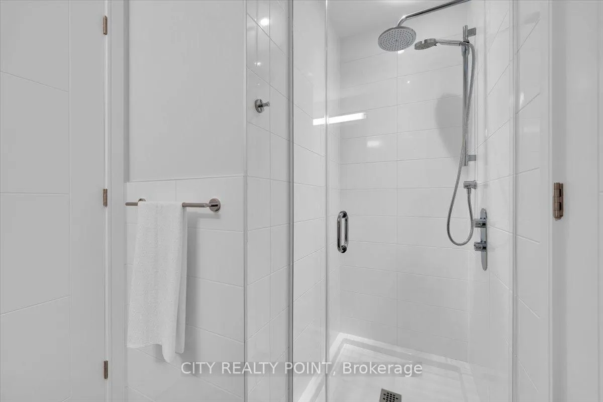 Photo 3 of Unit 906, 664 Spadina Avenue, Toronto, University — HOMEH