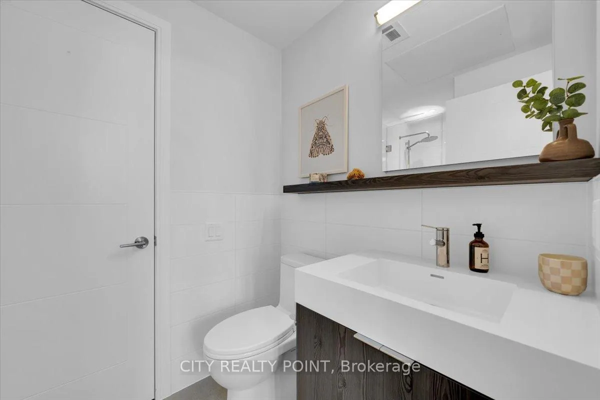 Photo 4 of Unit 906, 664 Spadina Avenue, Toronto, University — HOMEH