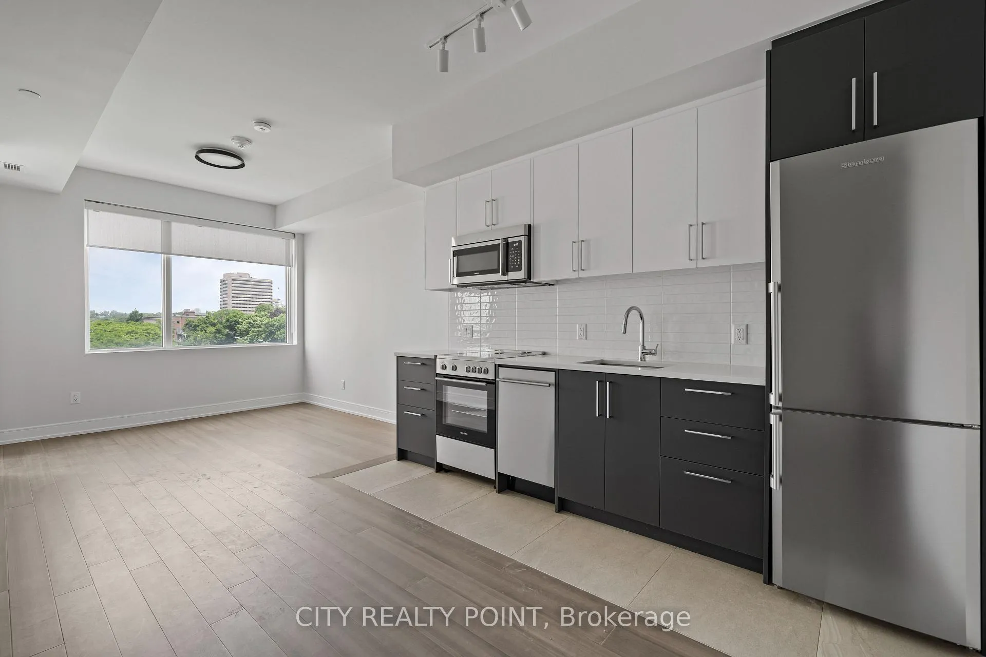 Photo 10 of Unit 906, 664 Spadina Avenue, Toronto, University — HOMEH