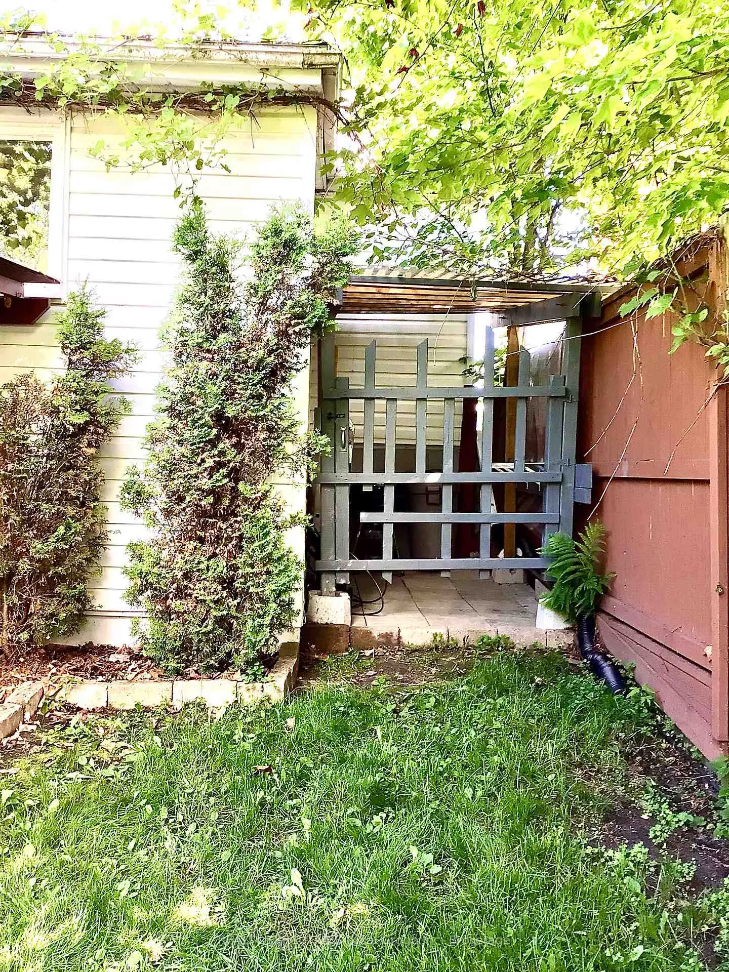 Photo 18 of 977 Brookes Street, North Bay, Central — HOMEH