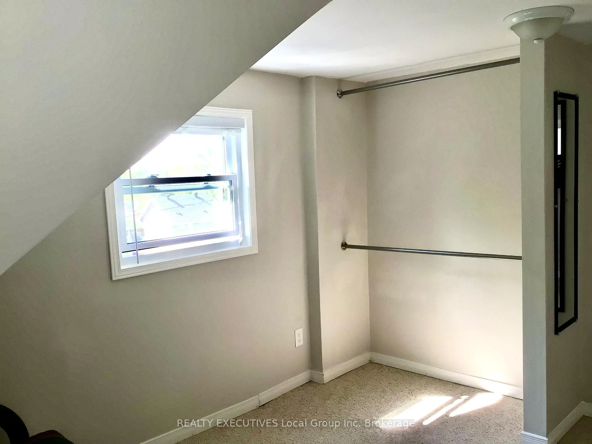 Photo 36 of 977 Brookes Street, North Bay, Central — HOMEH