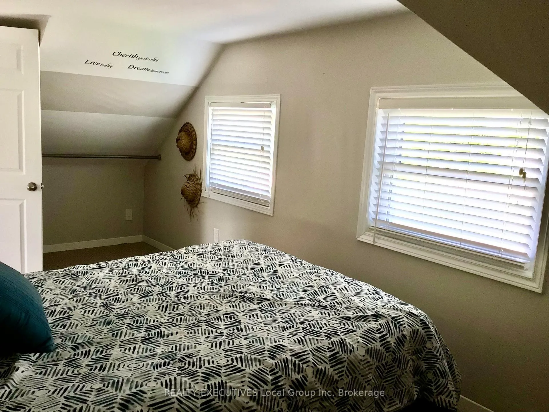 Photo 39 of 977 Brookes Street, North Bay, Central — HOMEH