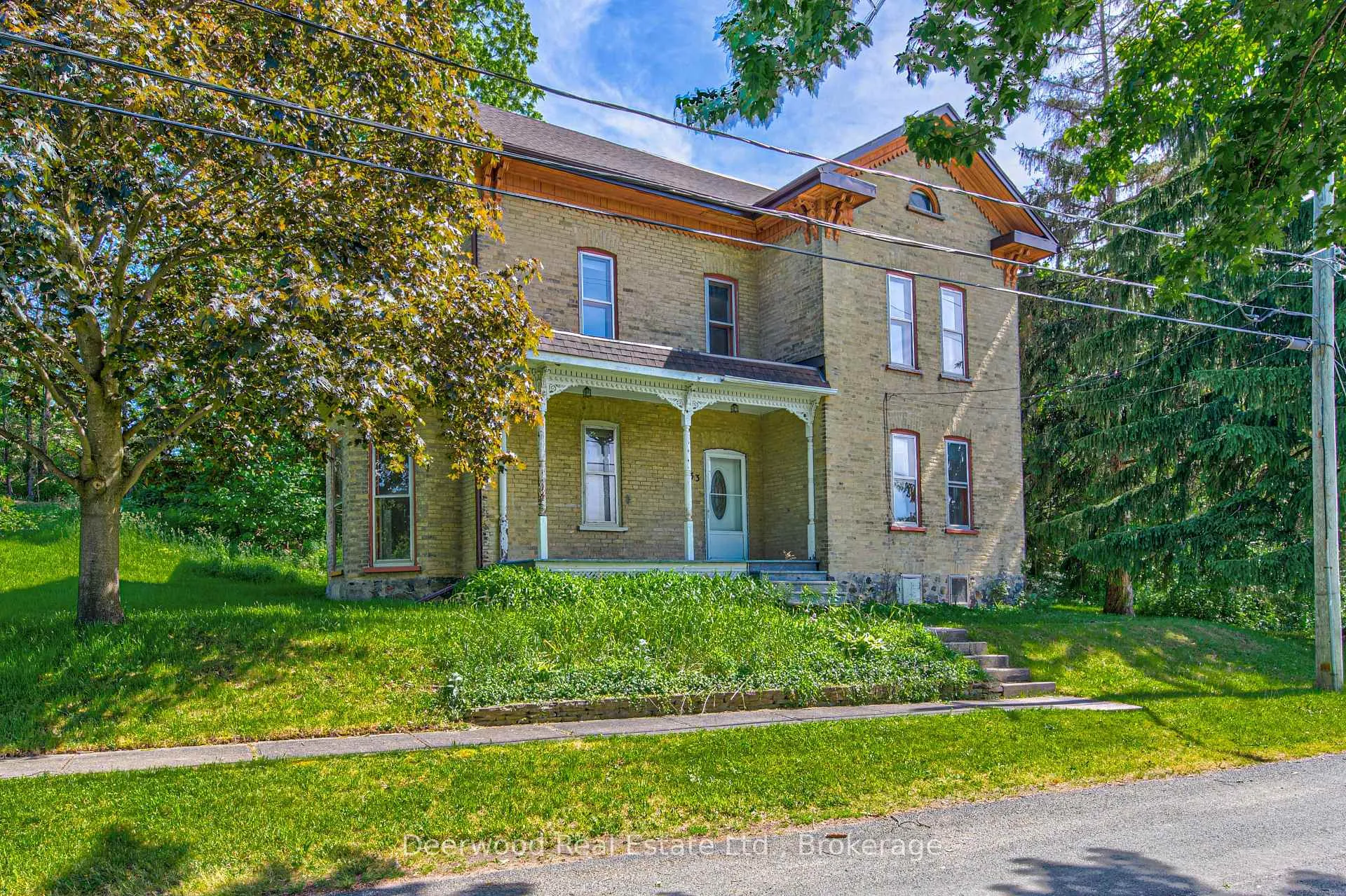 Photo 2 of 33 Scheifele Place, Waterloo — HOMEH