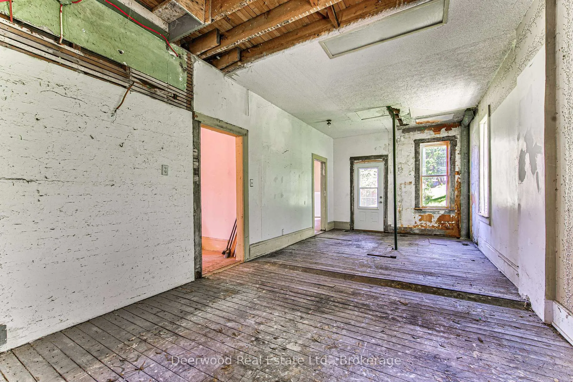 Photo 12 of 33 Scheifele Place, Waterloo — HOMEH