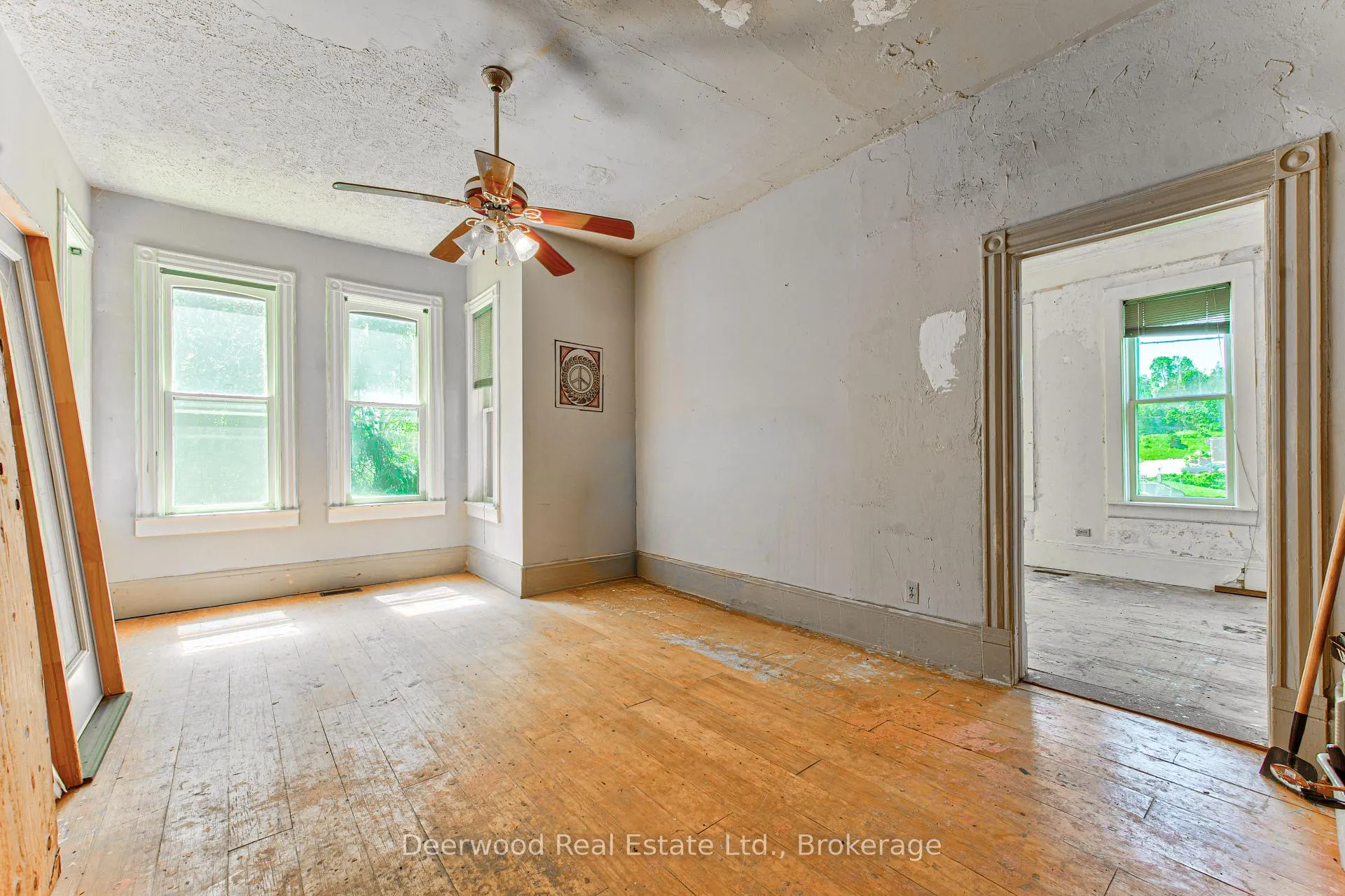 Photo 13 of 33 Scheifele Place, Waterloo — HOMEH