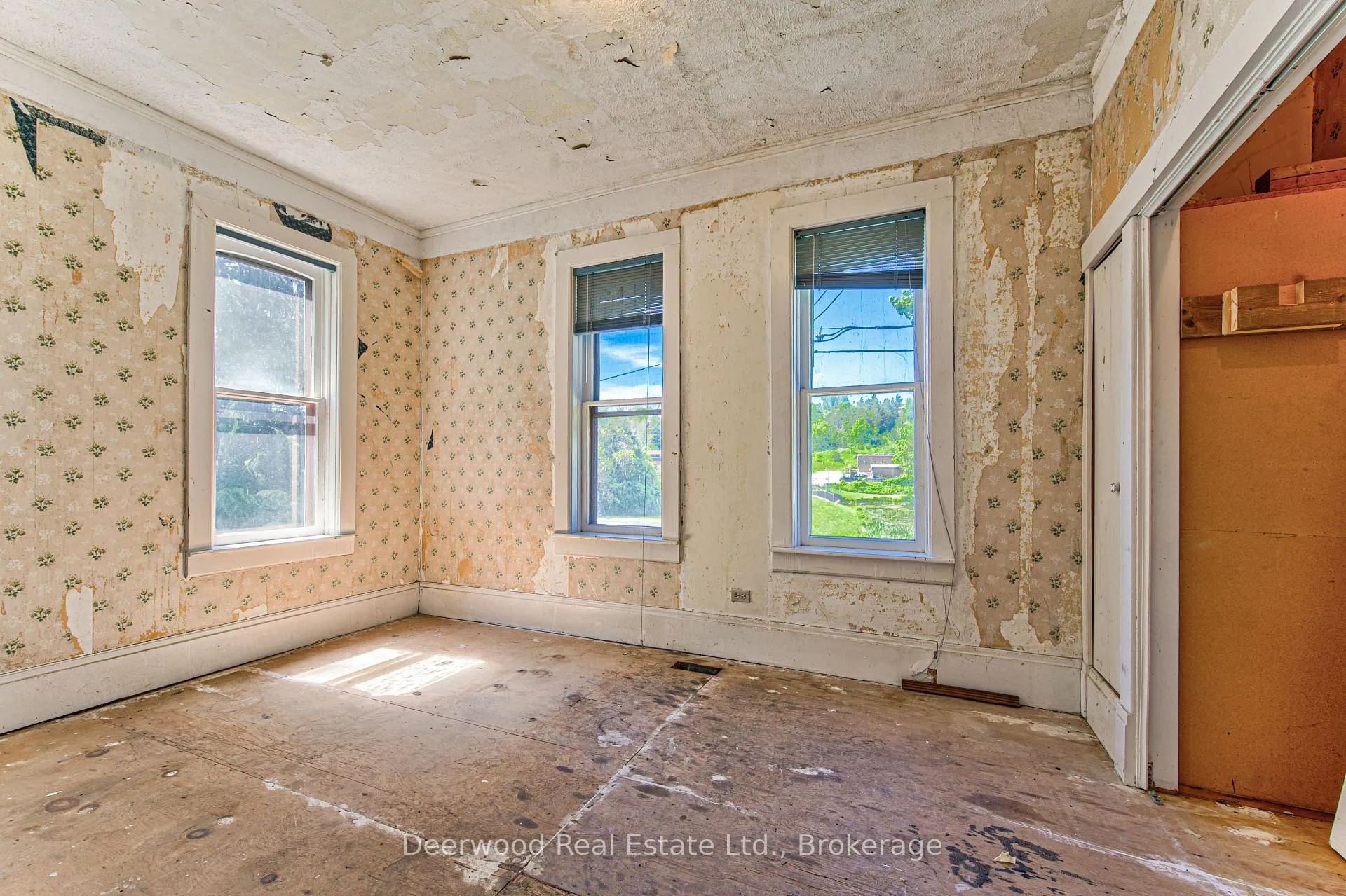Photo 16 of 33 Scheifele Place, Waterloo — HOMEH