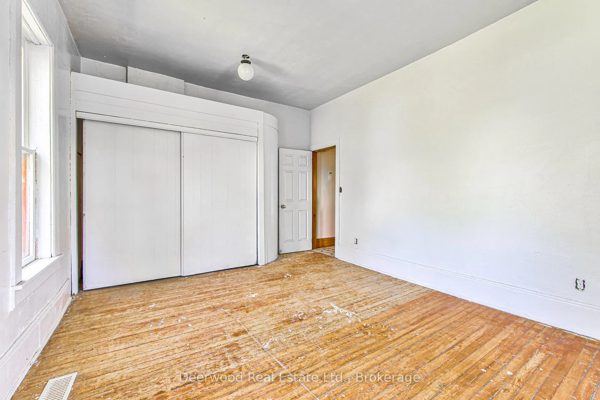 Photo 20 of 33 Scheifele Place, Waterloo — HOMEH