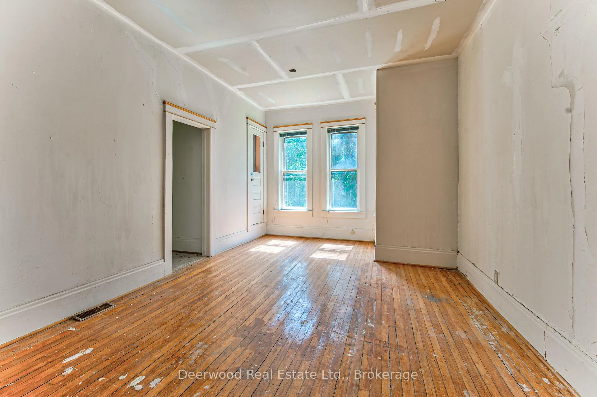 Photo 23 of 33 Scheifele Place, Waterloo — HOMEH