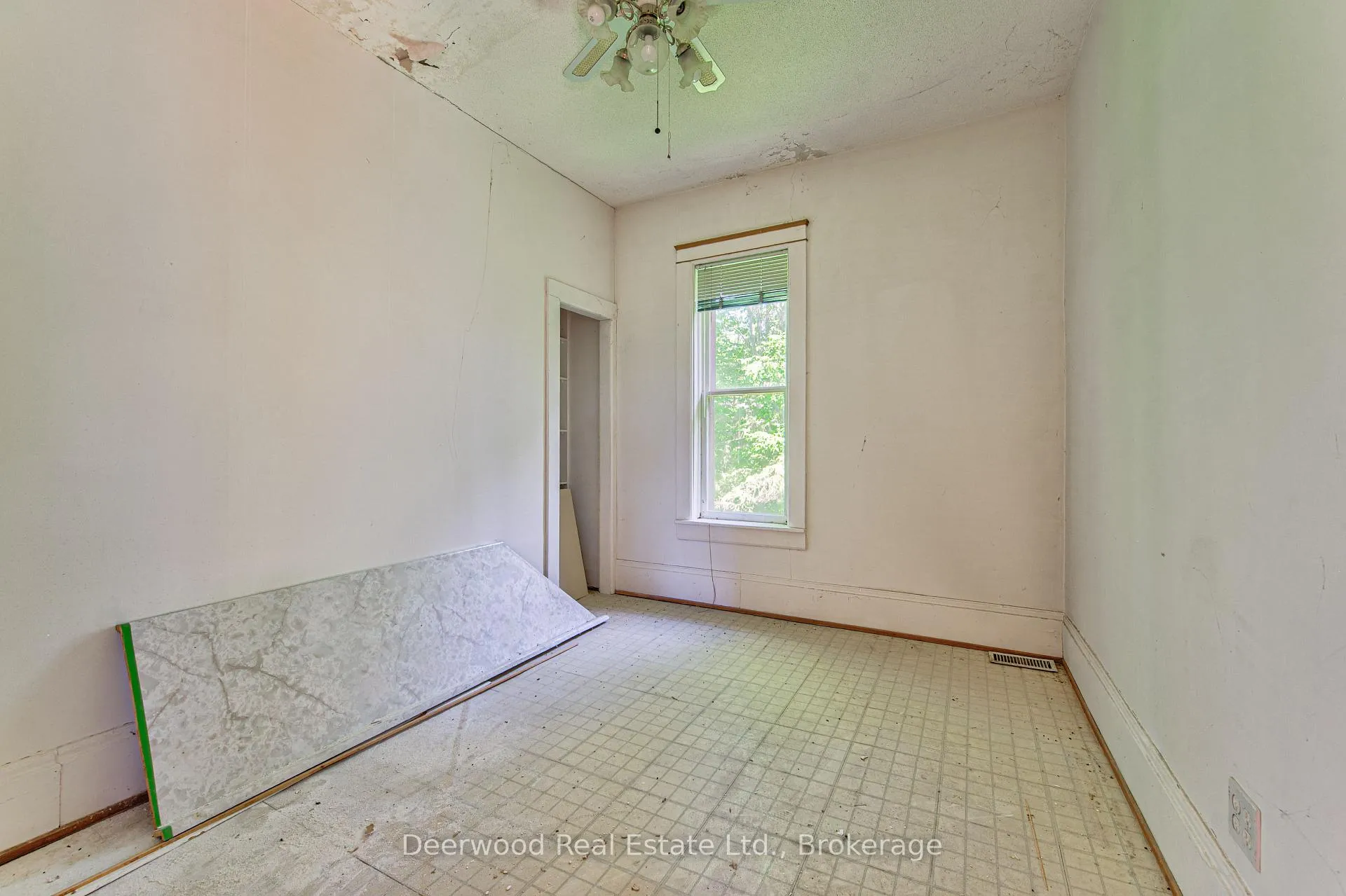 Photo 25 of 33 Scheifele Place, Waterloo — HOMEH