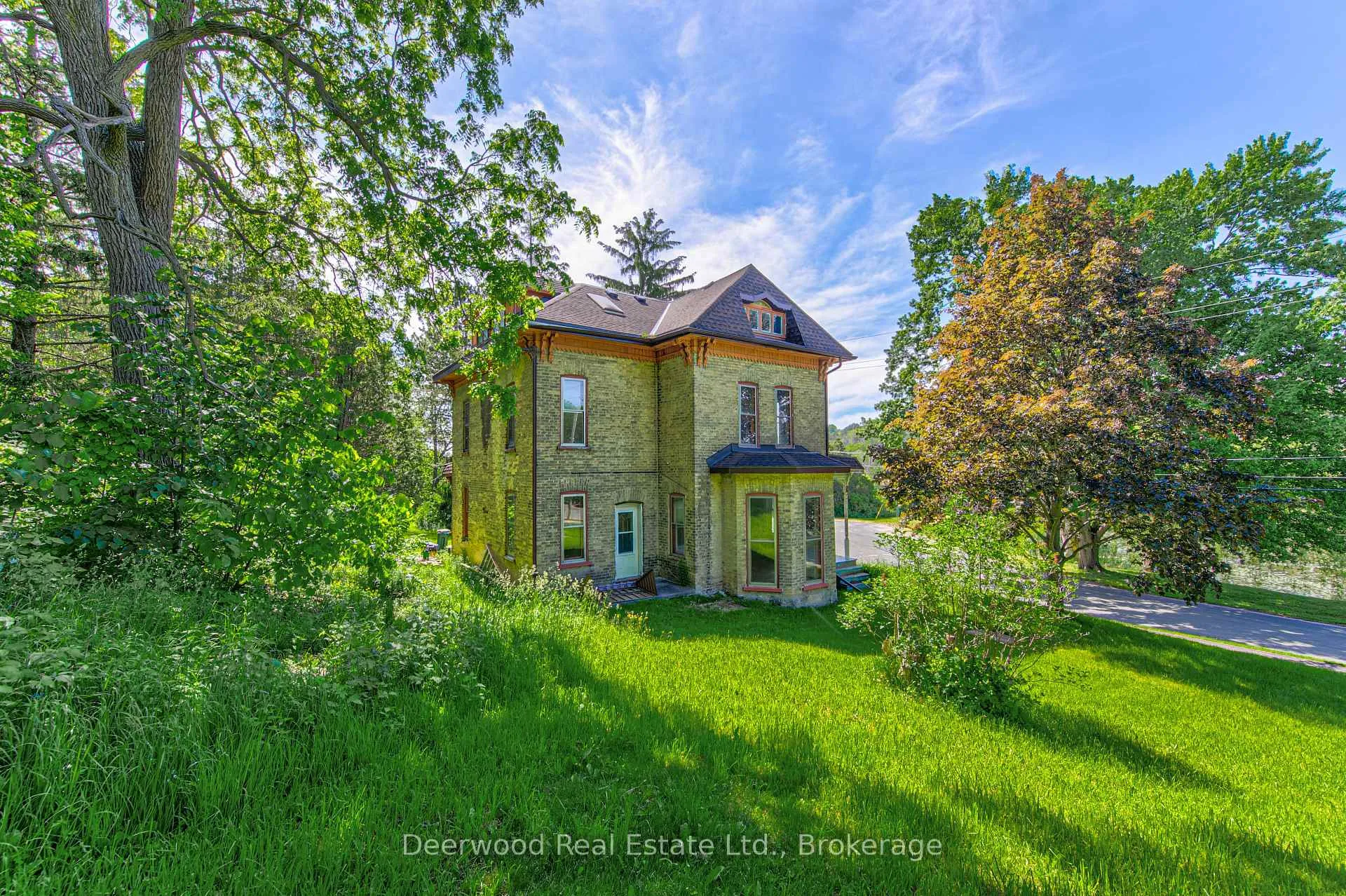 Photo 36 of 33 Scheifele Place, Waterloo — HOMEH