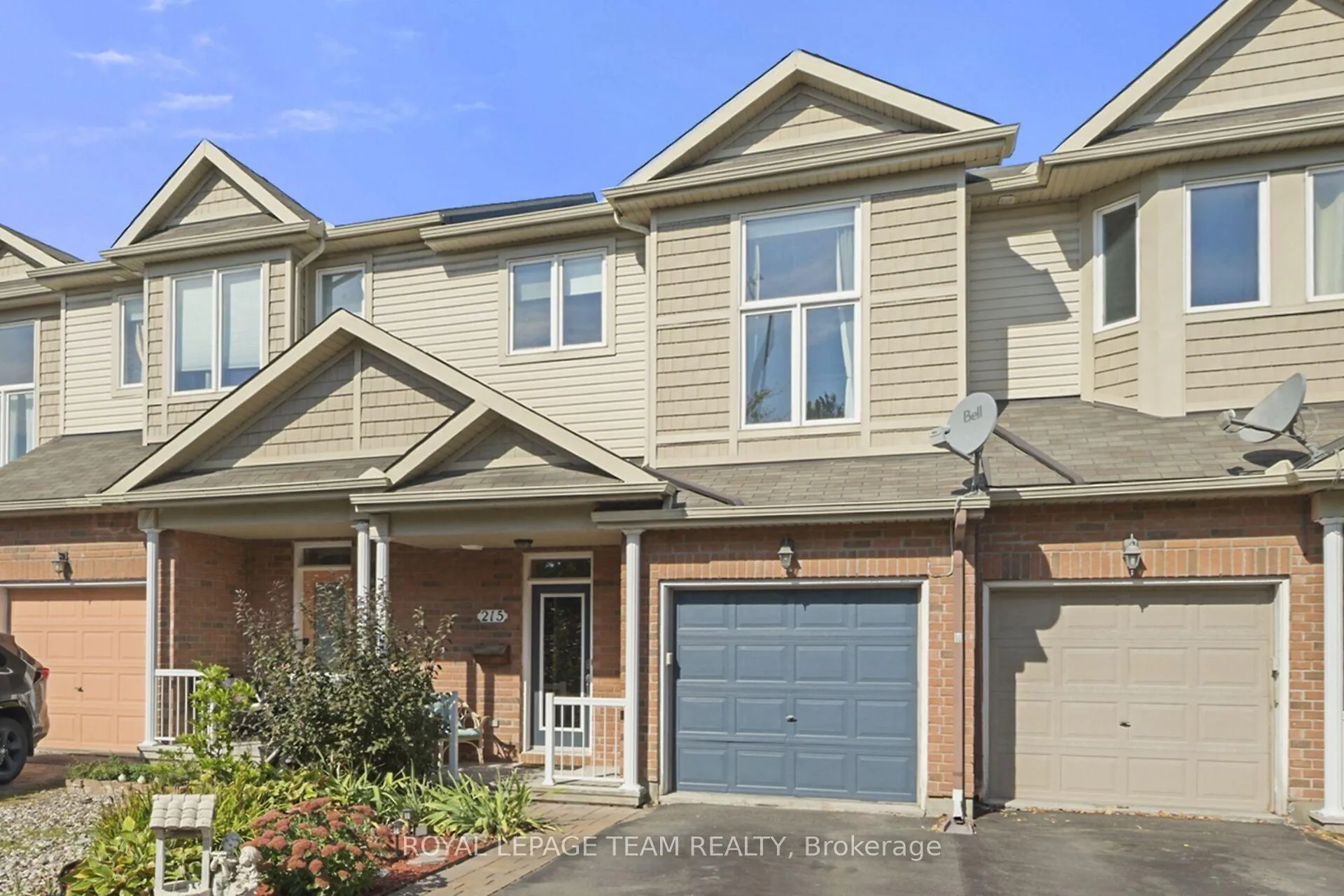 Front of 215 Parkrose Private