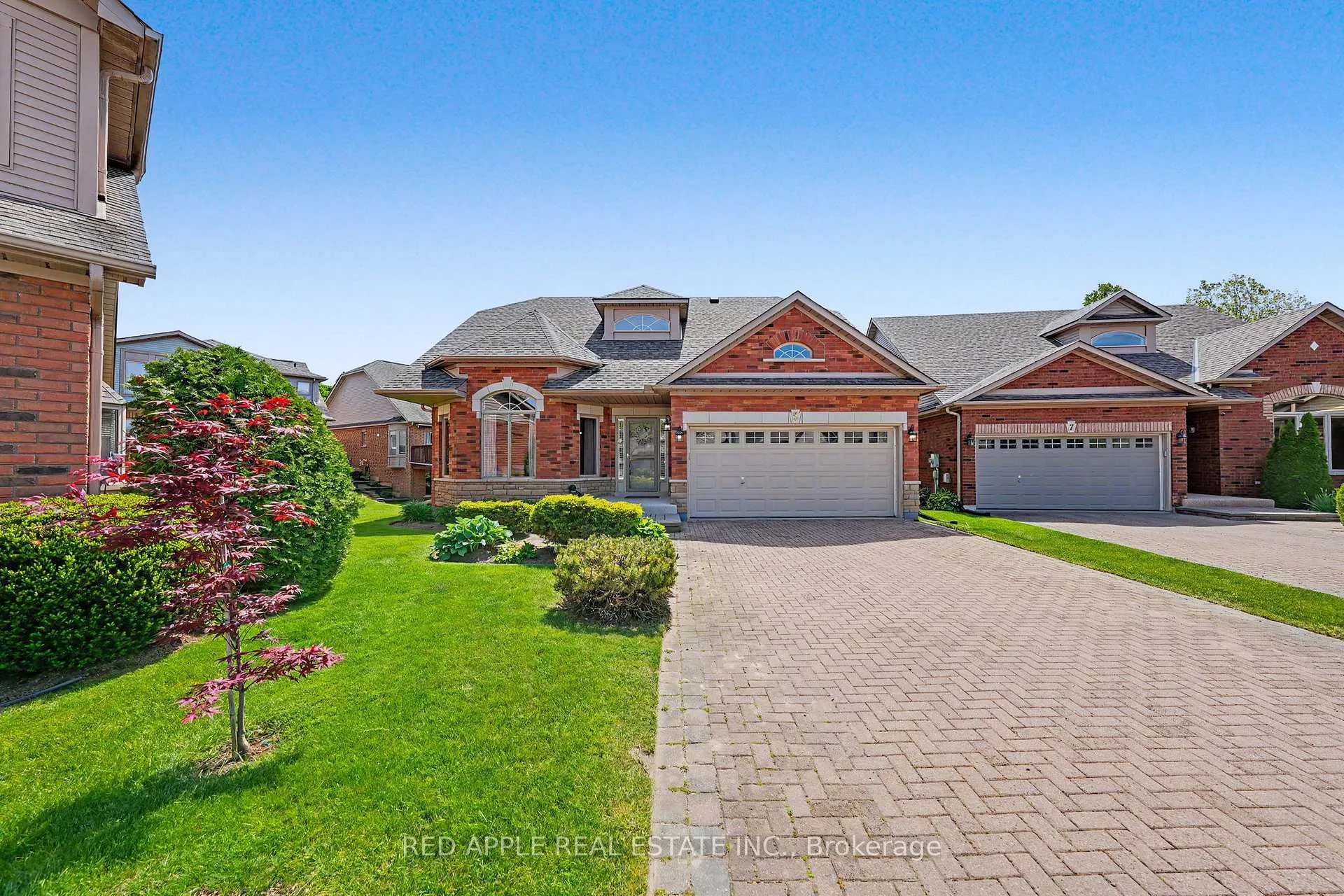 Photo 2 of 5 La Costa Court, New Tecumseth, Rural New Tecumseth — HOMEH