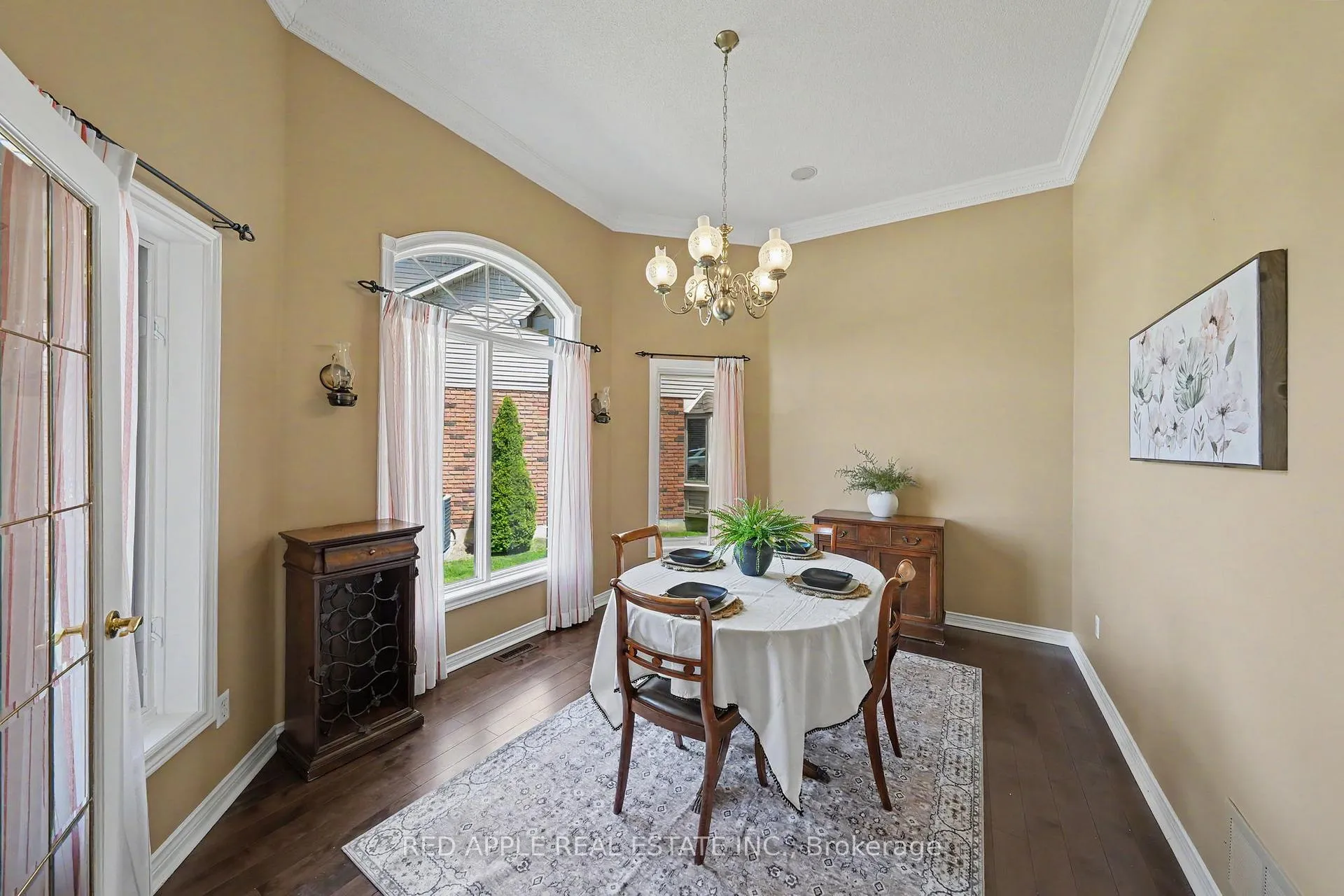 Photo 4 of 5 La Costa Court, New Tecumseth, Rural New Tecumseth — HOMEH
