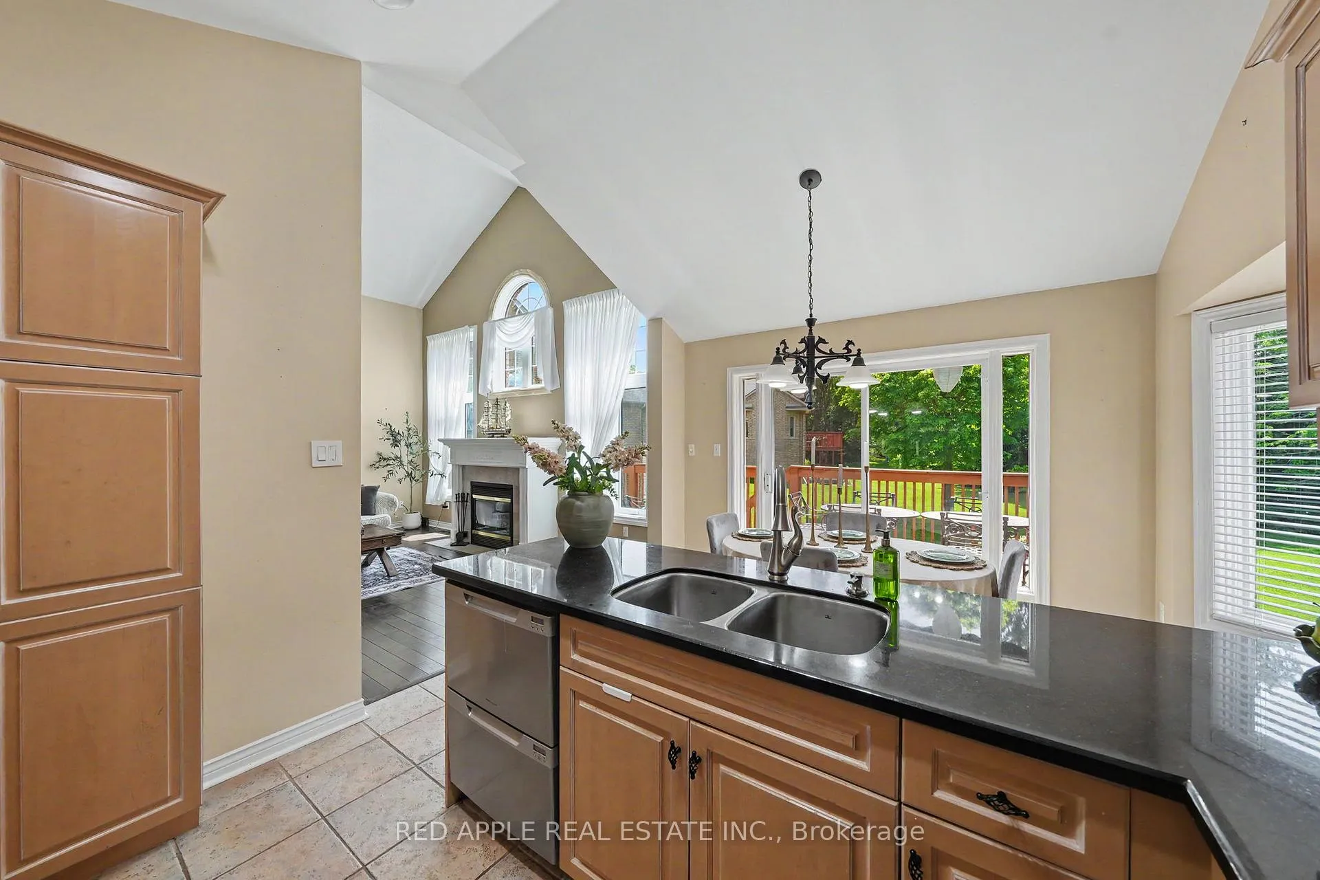 Photo 9 of 5 La Costa Court, New Tecumseth, Rural New Tecumseth — HOMEH
