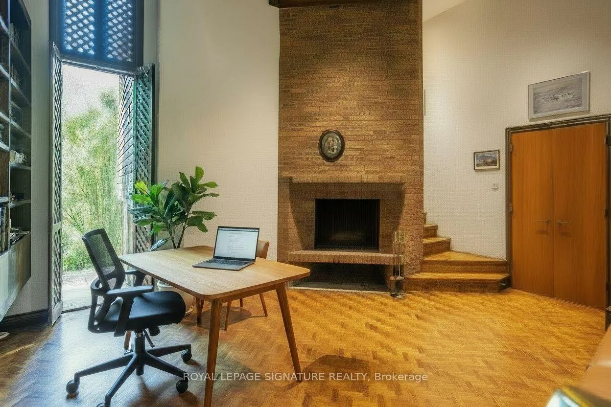 Photo 6 of 18 Old English Lane, Markham, Bayview Glen — HOMEH