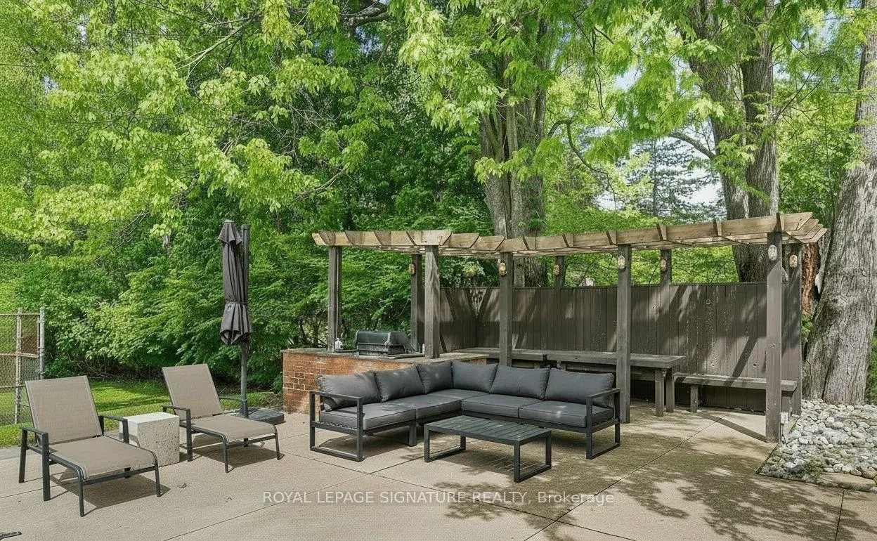 Photo 12 of 18 Old English Lane, Markham, Bayview Glen — HOMEH