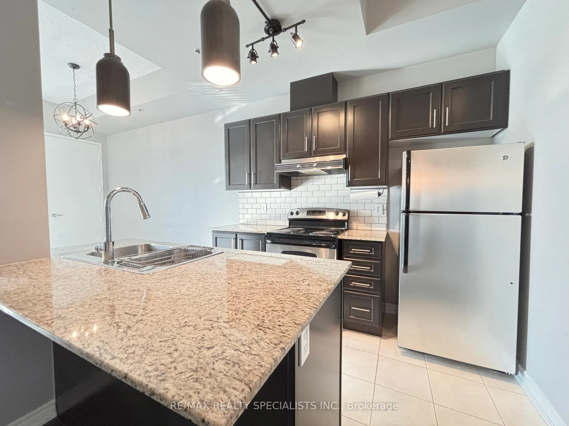 Photo 3 of Unit 608, 1421 Costigan Road, Milton, Clarke — HOMEH