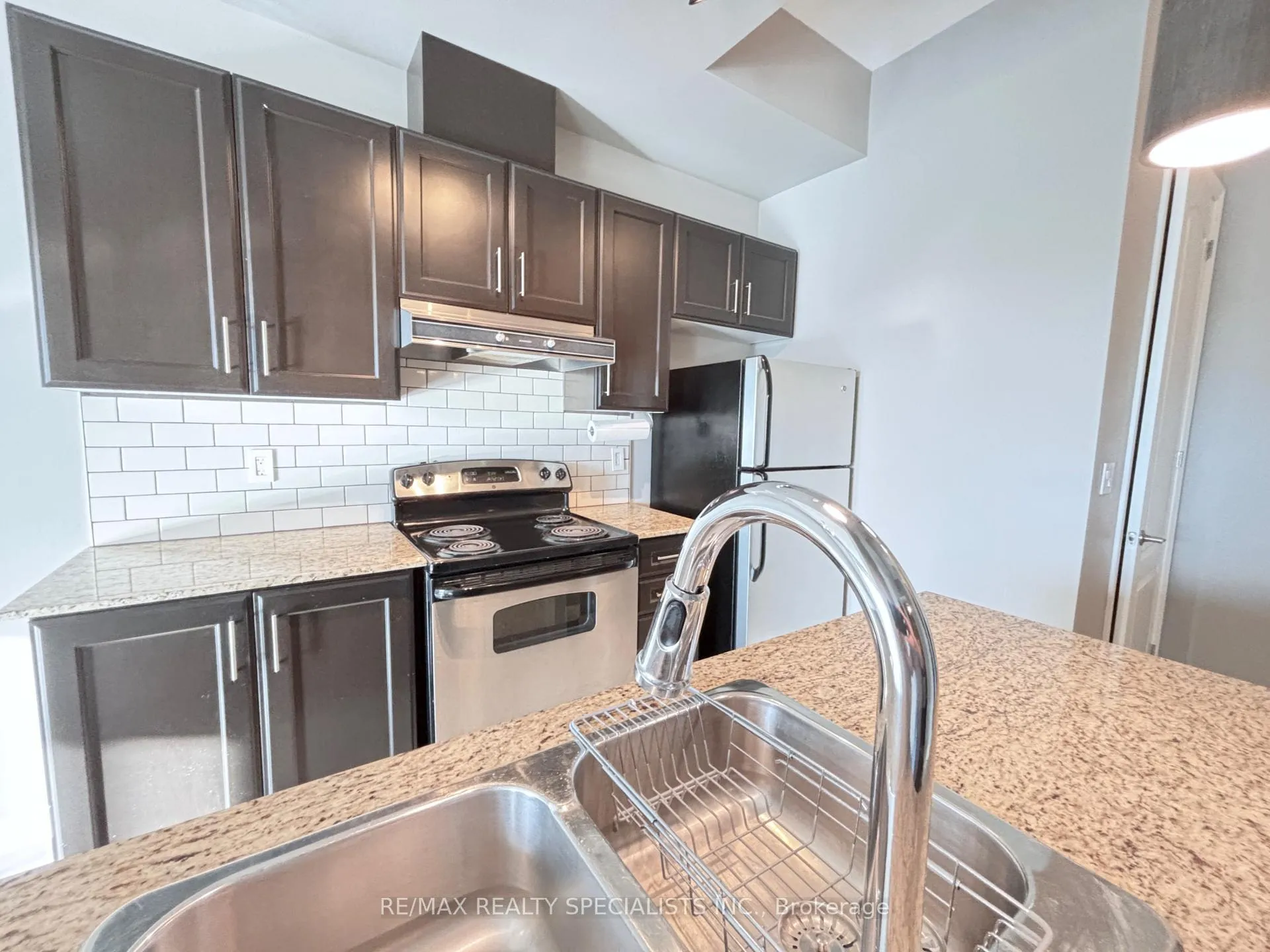 Photo 4 of Unit 608, 1421 Costigan Road, Milton, Clarke — HOMEH