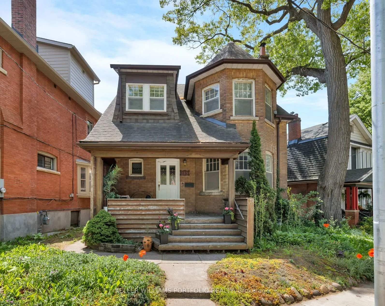 Photo 1 of 219 Howard Park Avenue, Toronto, High Park-Swansea — HOMEH