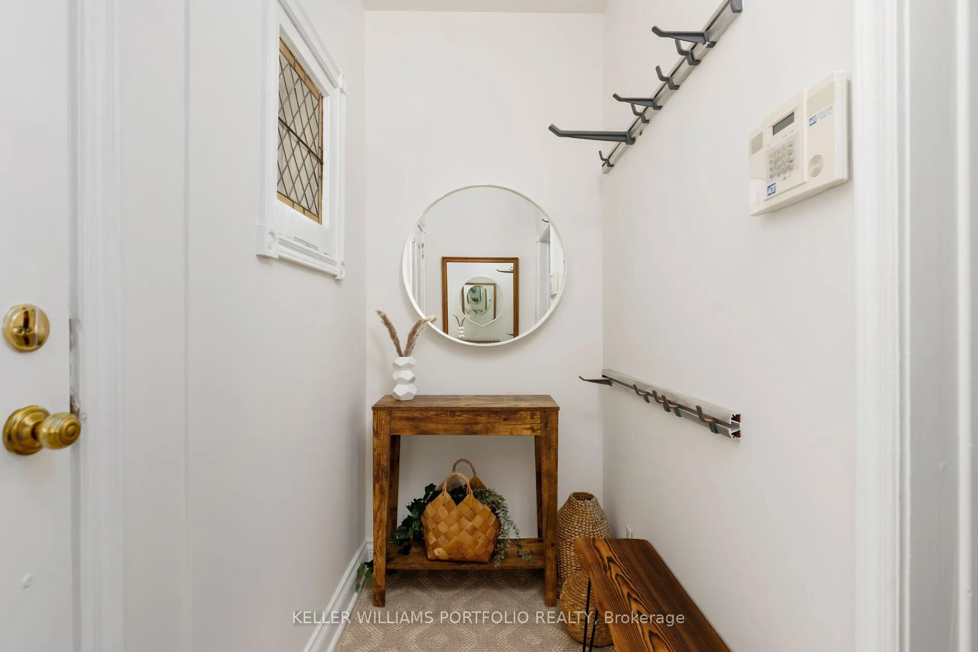 Photo 4 of 219 Howard Park Avenue, Toronto, High Park-Swansea — HOMEH