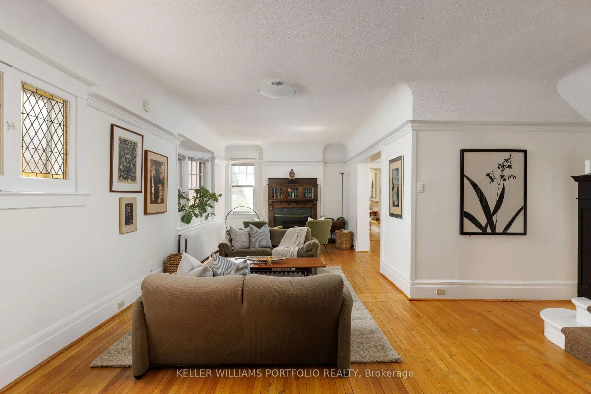 Photo 5 of 219 Howard Park Avenue, Toronto, High Park-Swansea — HOMEH