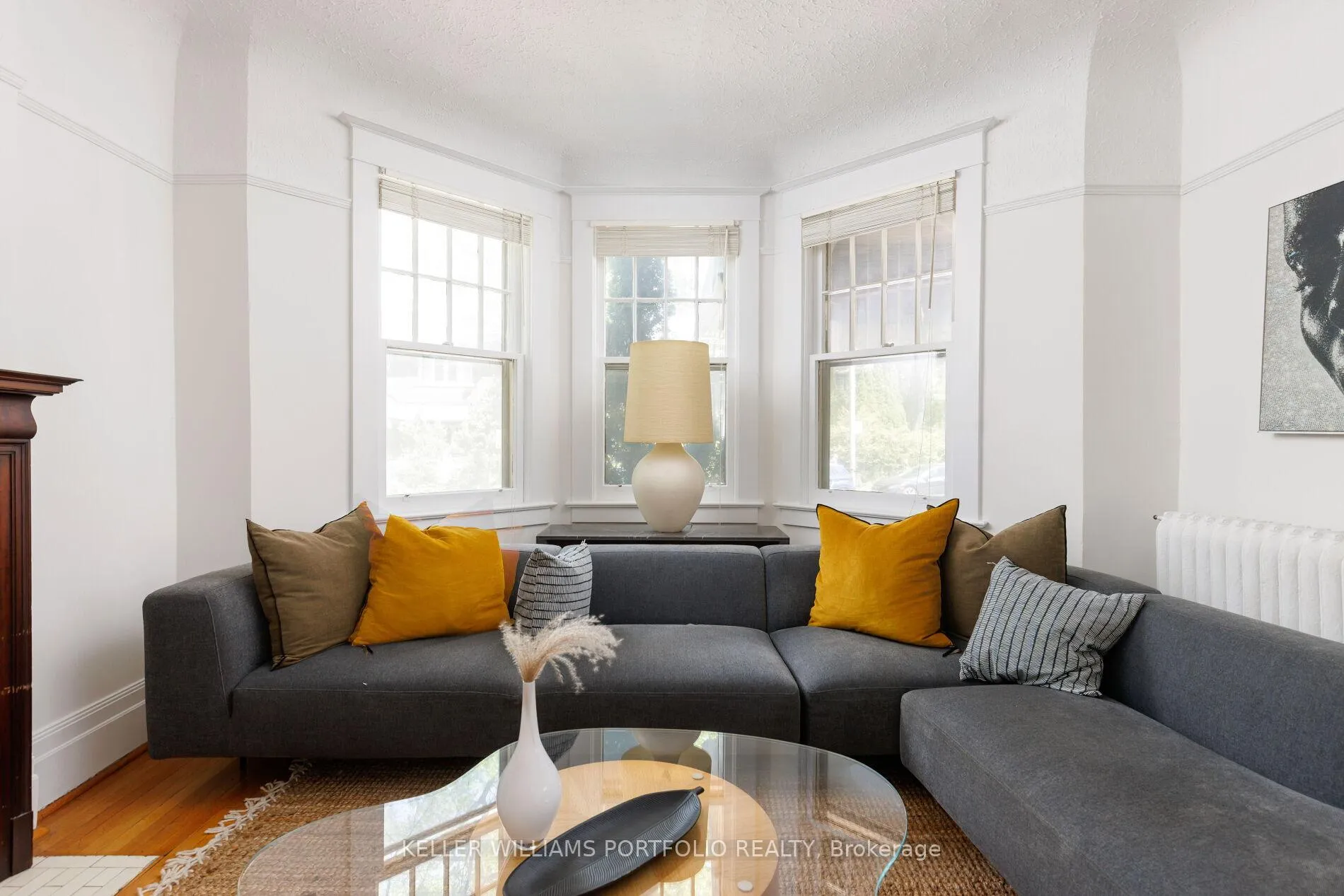 Photo 11 of 219 Howard Park Avenue, Toronto, High Park-Swansea — HOMEH