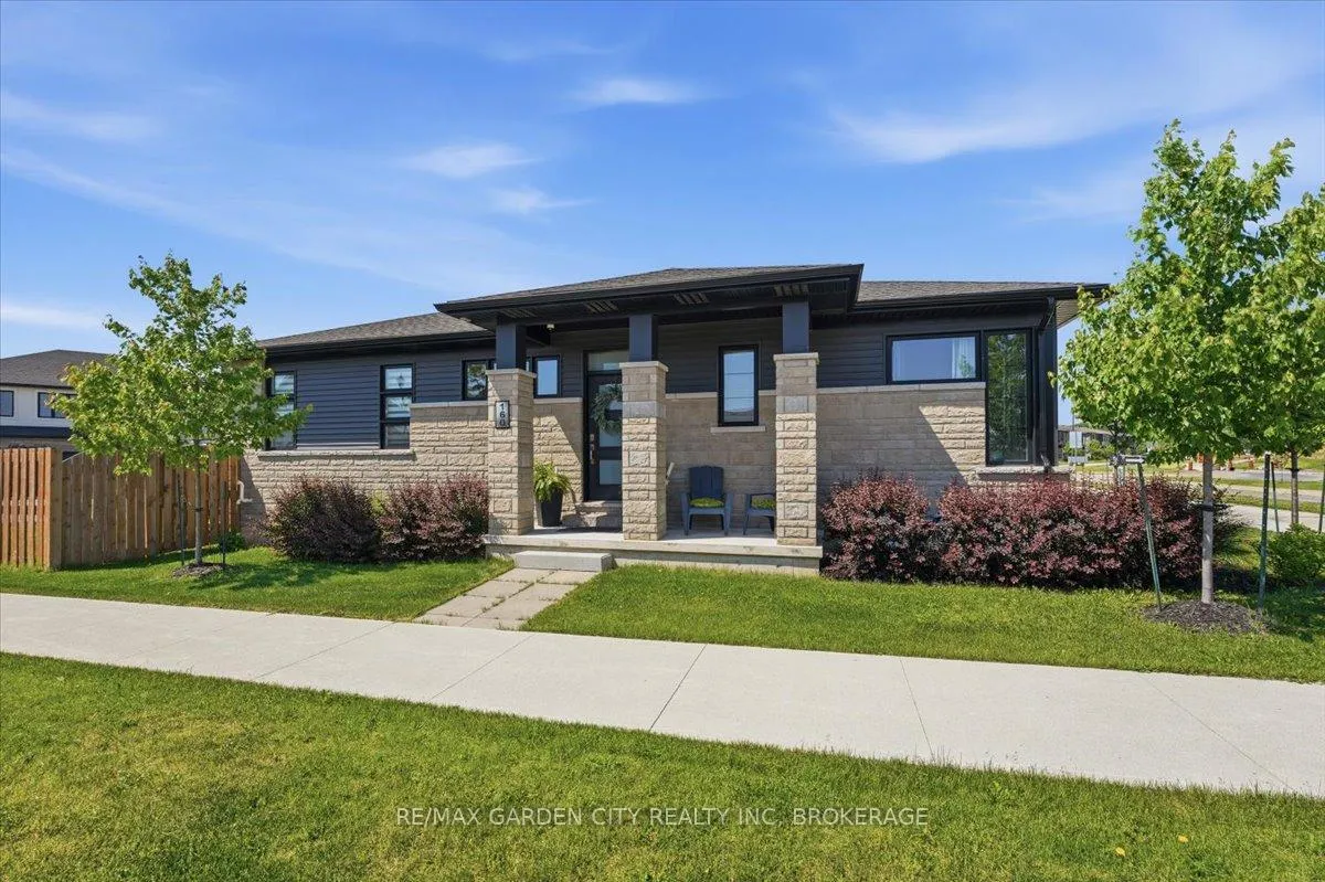 Photo 2 of 160 Susan Drive, Pelham, Fonthill — HOMEH