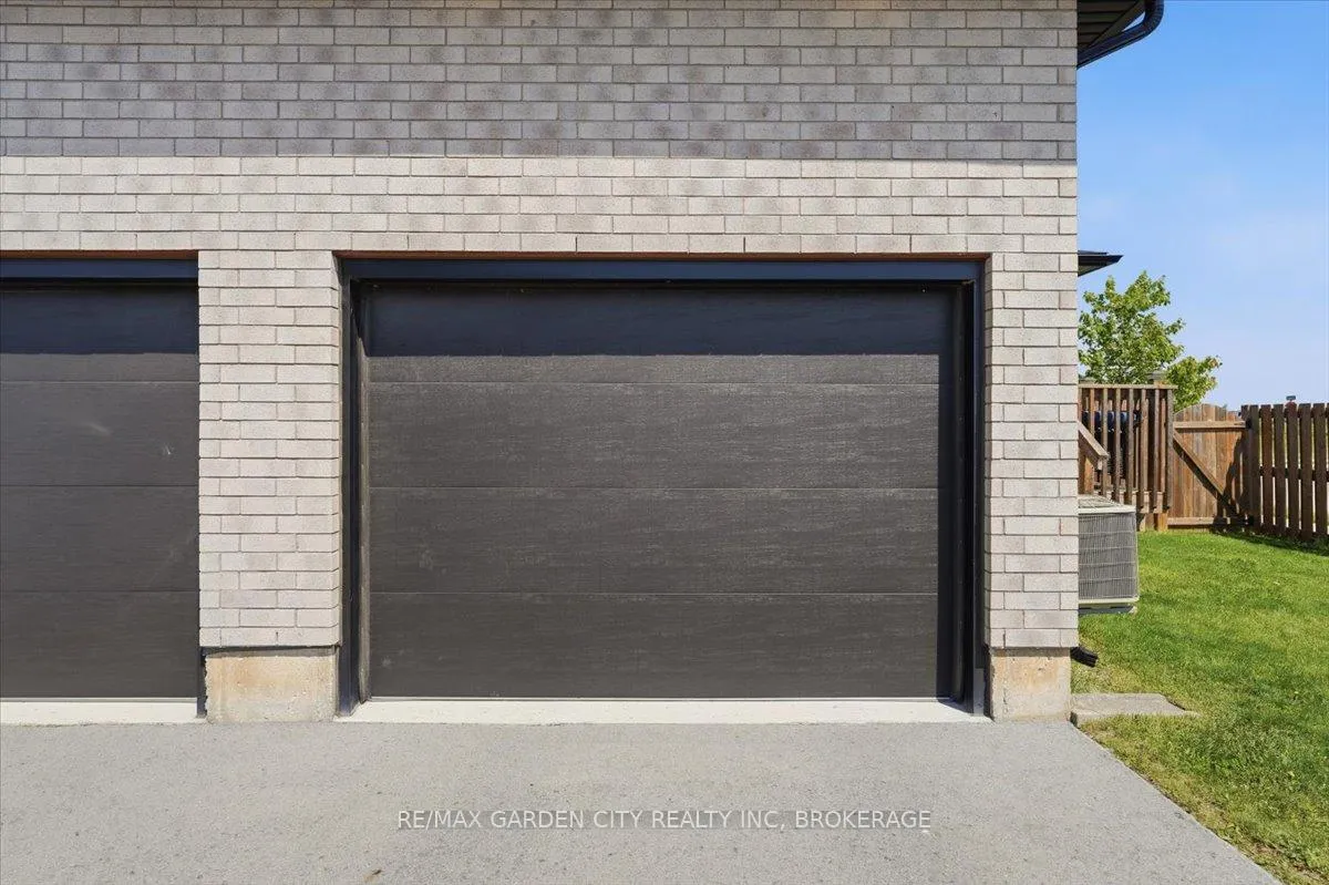 Photo 6 of 160 Susan Drive, Pelham, Fonthill — HOMEH