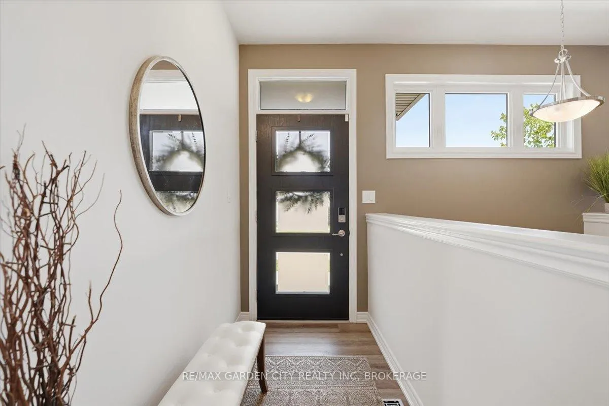 Photo 7 of 160 Susan Drive, Pelham, Fonthill — HOMEH