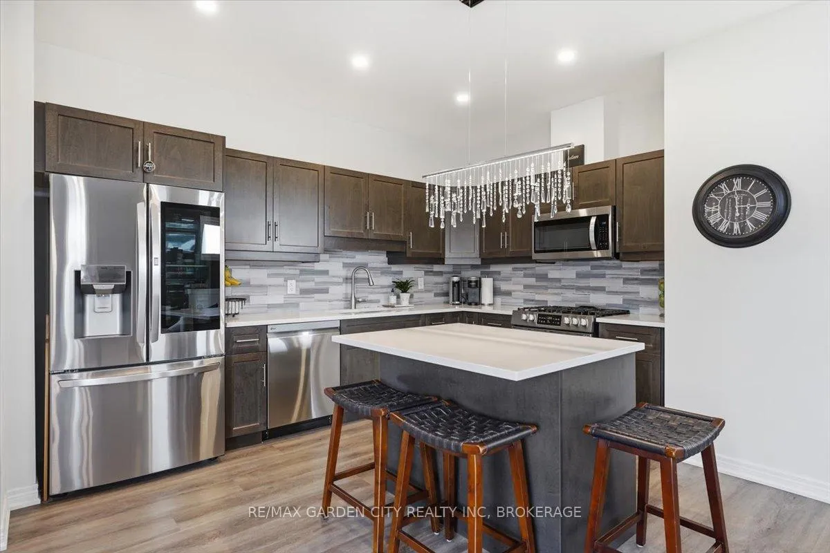 Photo 13 of 160 Susan Drive, Pelham, Fonthill — HOMEH