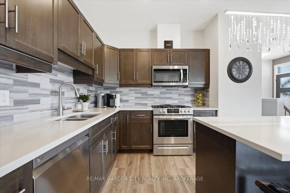 Photo 16 of 160 Susan Drive, Pelham, Fonthill — HOMEH