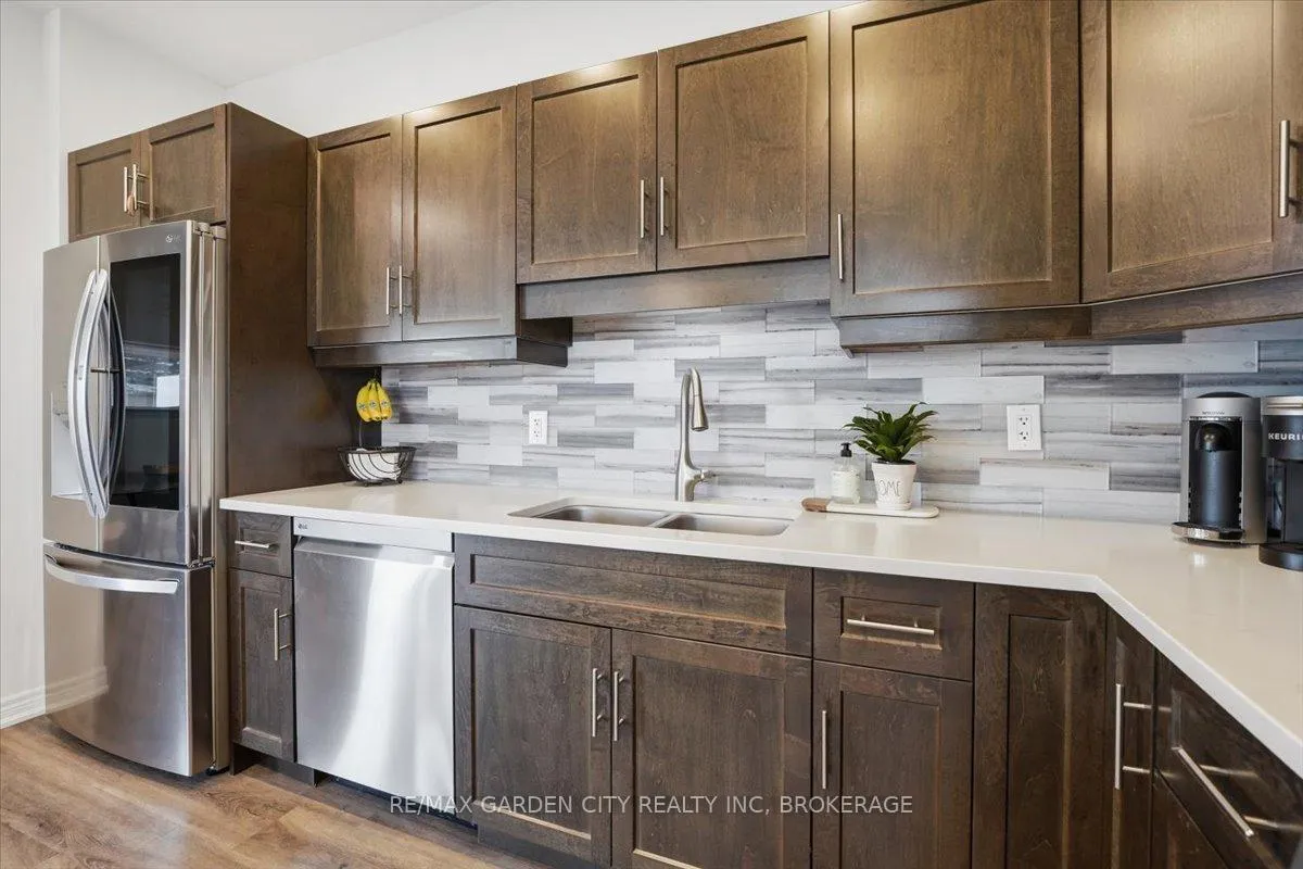 Photo 17 of 160 Susan Drive, Pelham, Fonthill — HOMEH