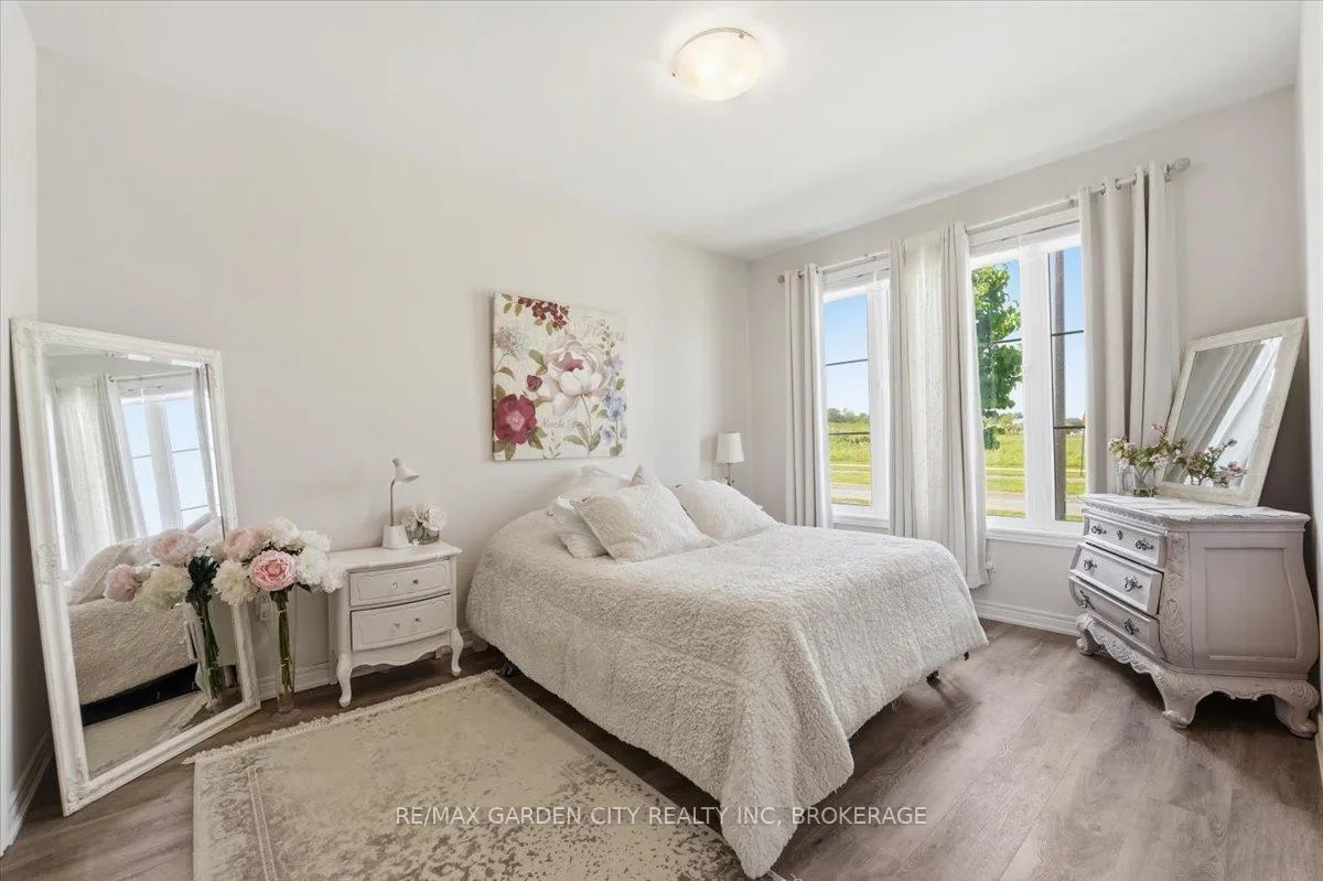 Photo 19 of 160 Susan Drive, Pelham, Fonthill — HOMEH