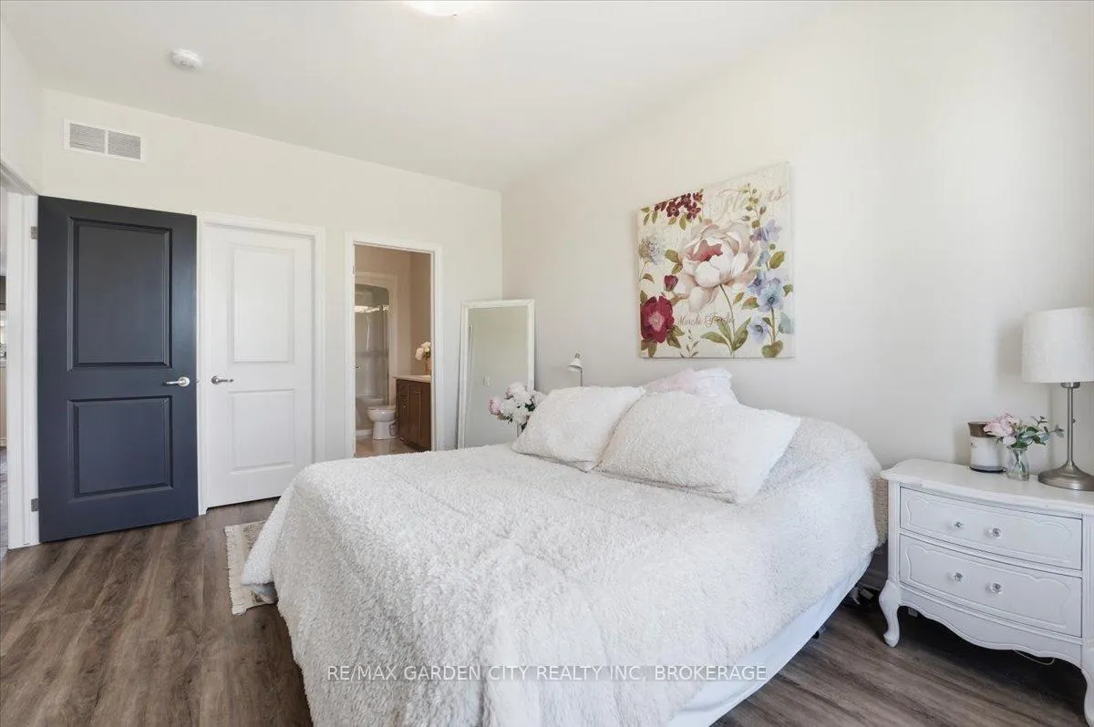 Photo 22 of 160 Susan Drive, Pelham, Fonthill — HOMEH