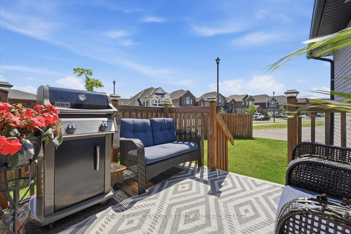Photo 36 of 160 Susan Drive, Pelham, Fonthill — HOMEH