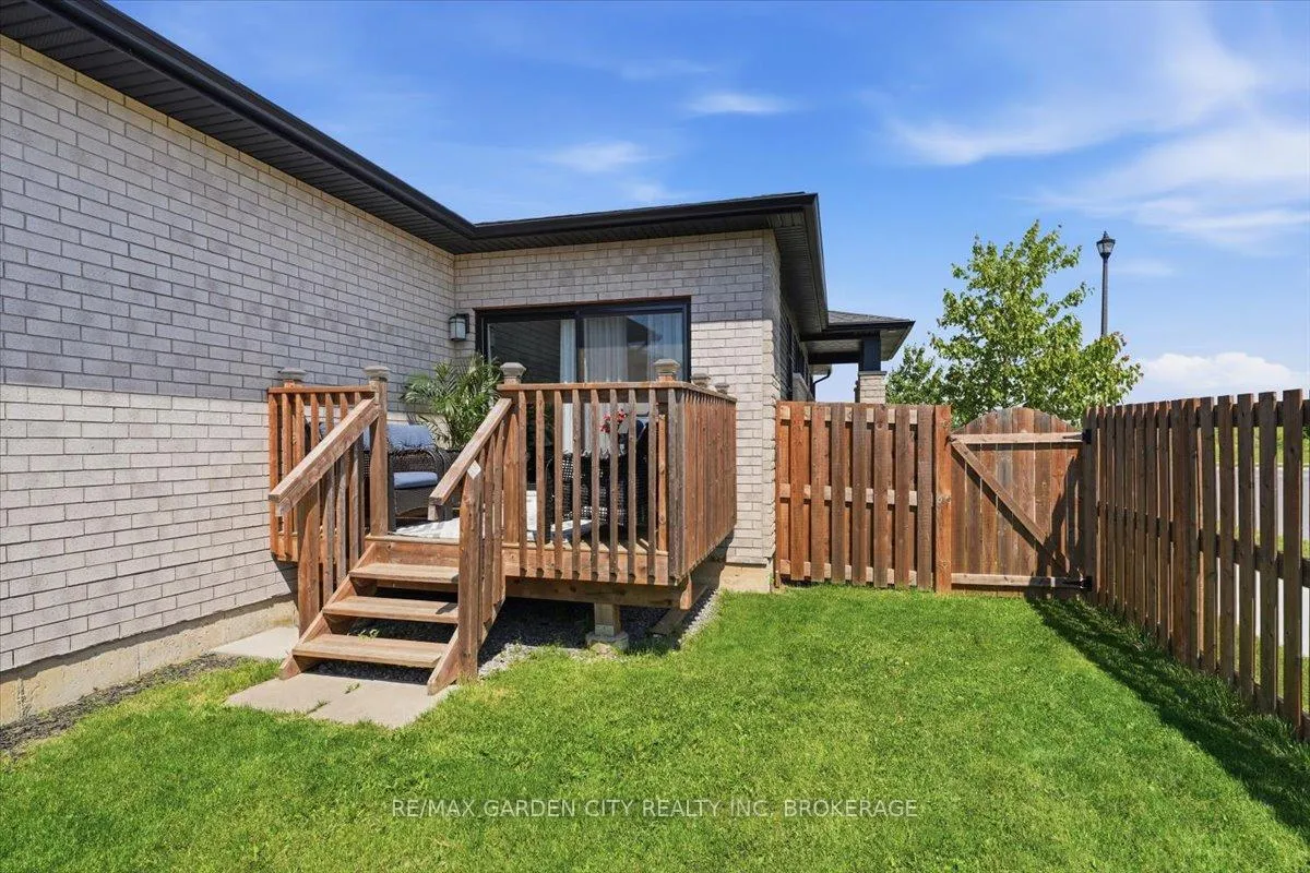 Photo 37 of 160 Susan Drive, Pelham, Fonthill — HOMEH