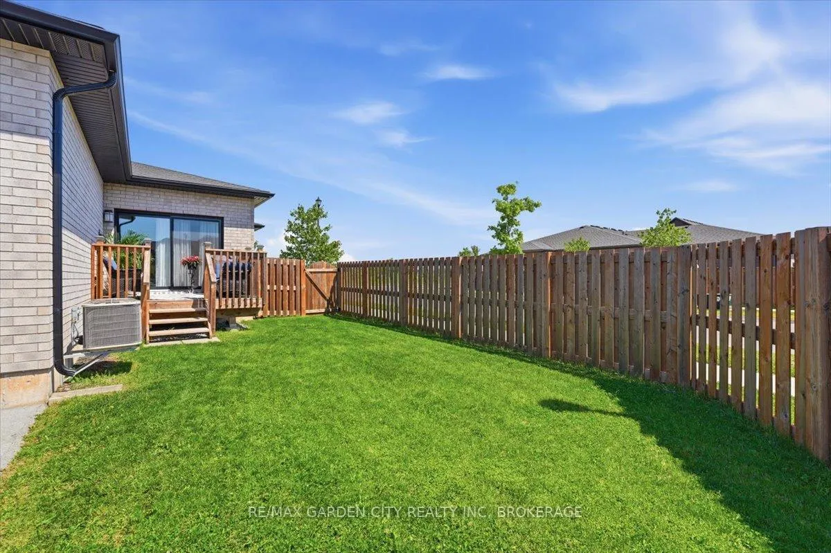 Photo 38 of 160 Susan Drive, Pelham, Fonthill — HOMEH