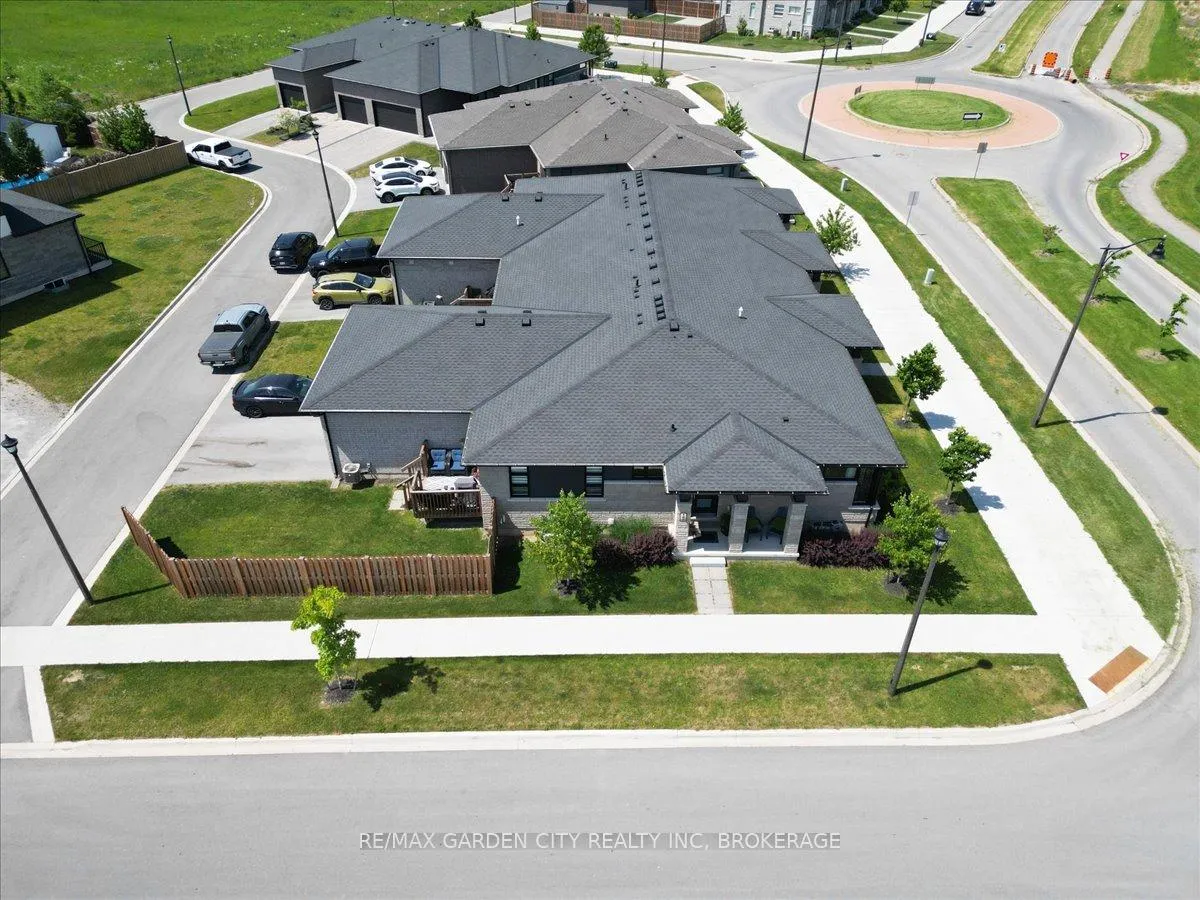 Photo 40 of 160 Susan Drive, Pelham, Fonthill — HOMEH