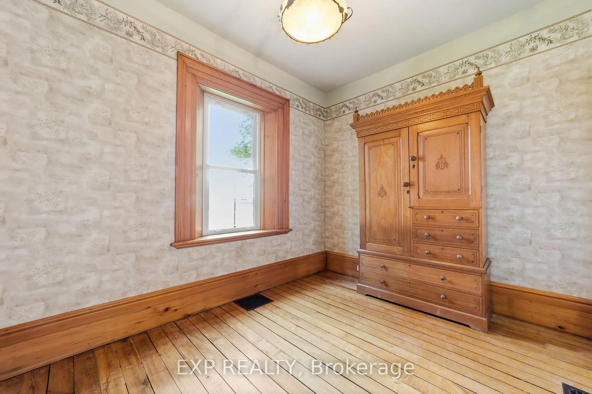 Photo 9 of 30569 Wyatt Road, North Middlesex, Rural North Middlesex — HOMEH