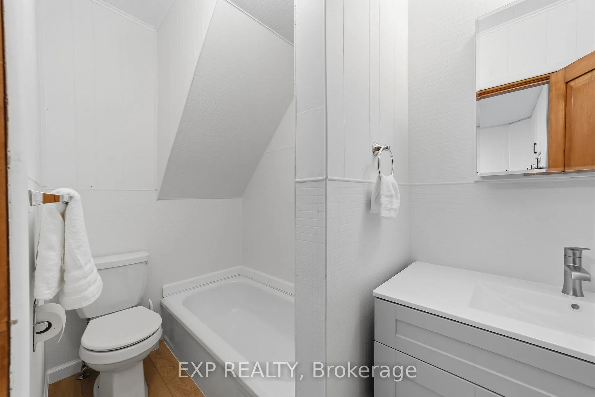 Photo 12 of 30569 Wyatt Road, North Middlesex, Rural North Middlesex — HOMEH