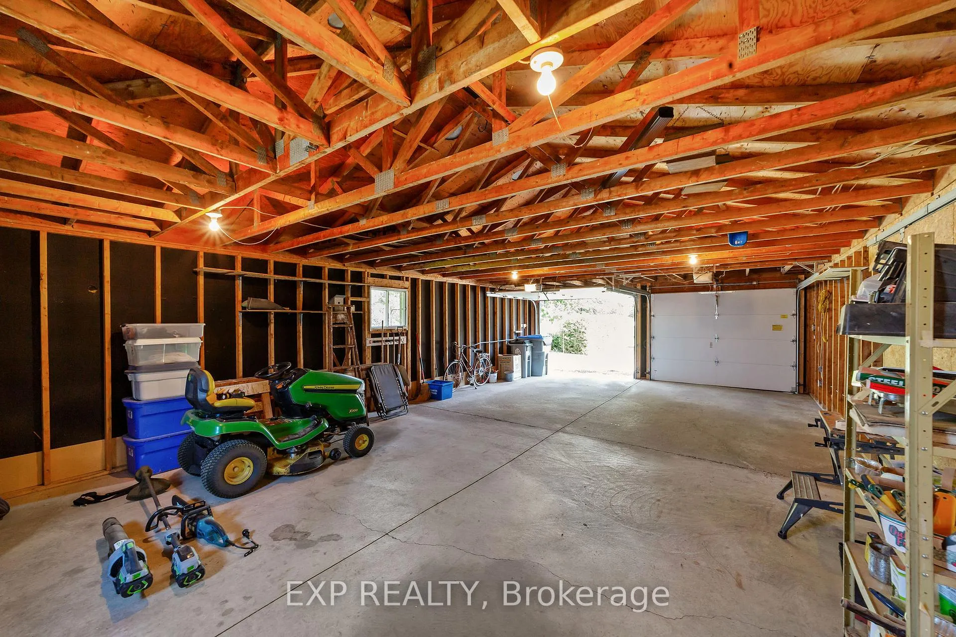 Photo 32 of 30569 Wyatt Road, North Middlesex, Rural North Middlesex — HOMEH