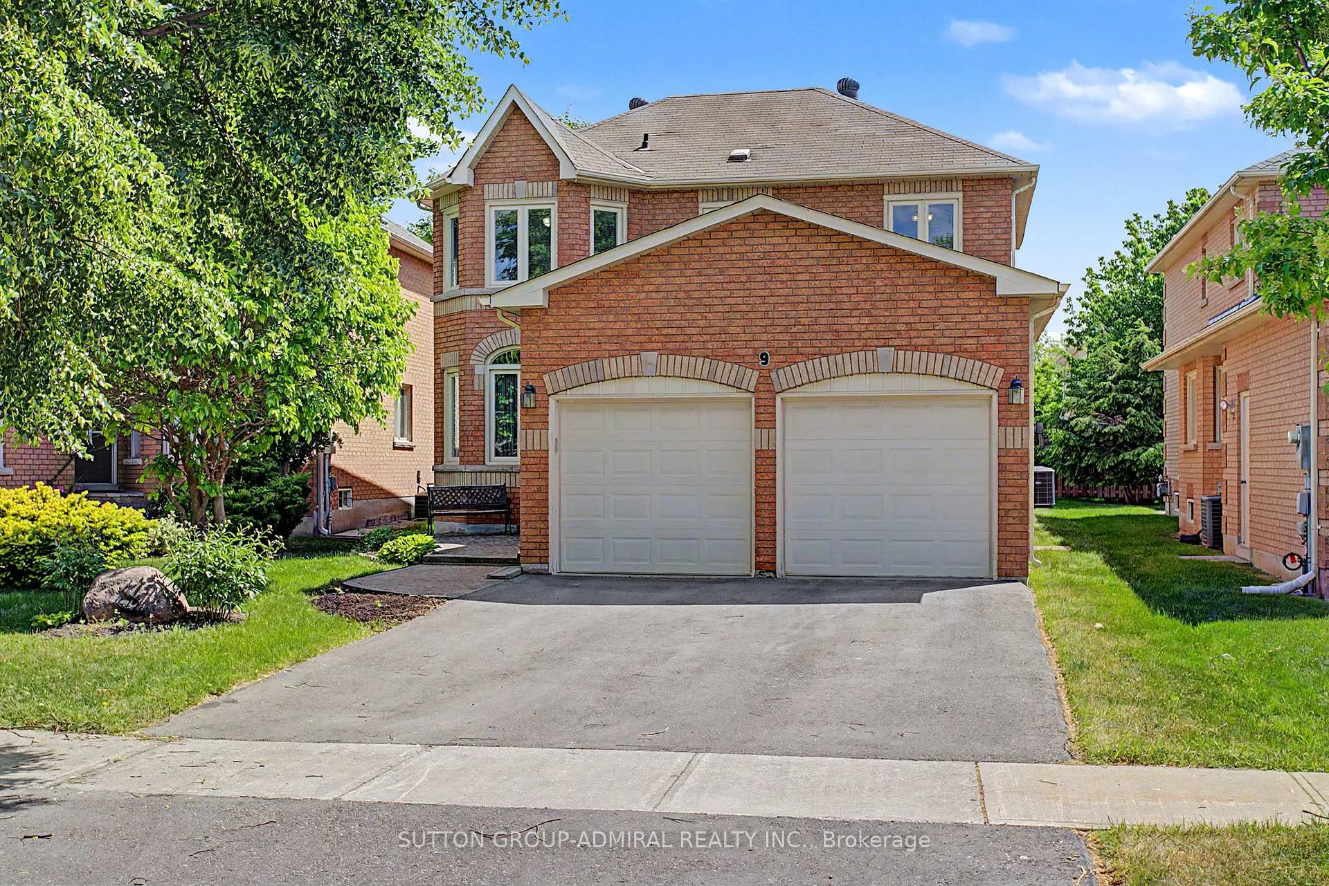 Photo 2 of 9 Hammerstone Crescent, Vaughan, Beverley Glen — HOMEH