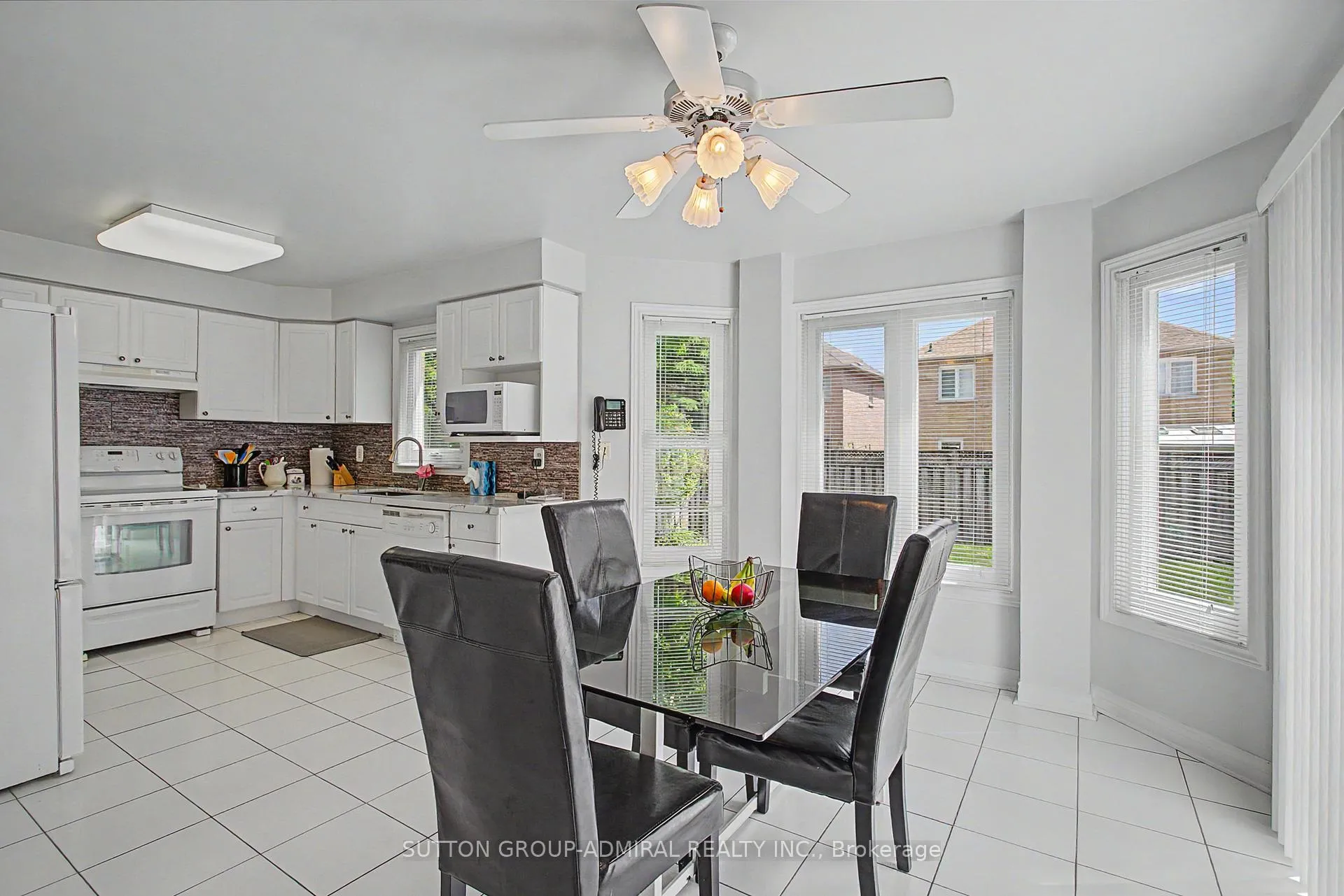 Photo 12 of 9 Hammerstone Crescent, Vaughan, Beverley Glen — HOMEH