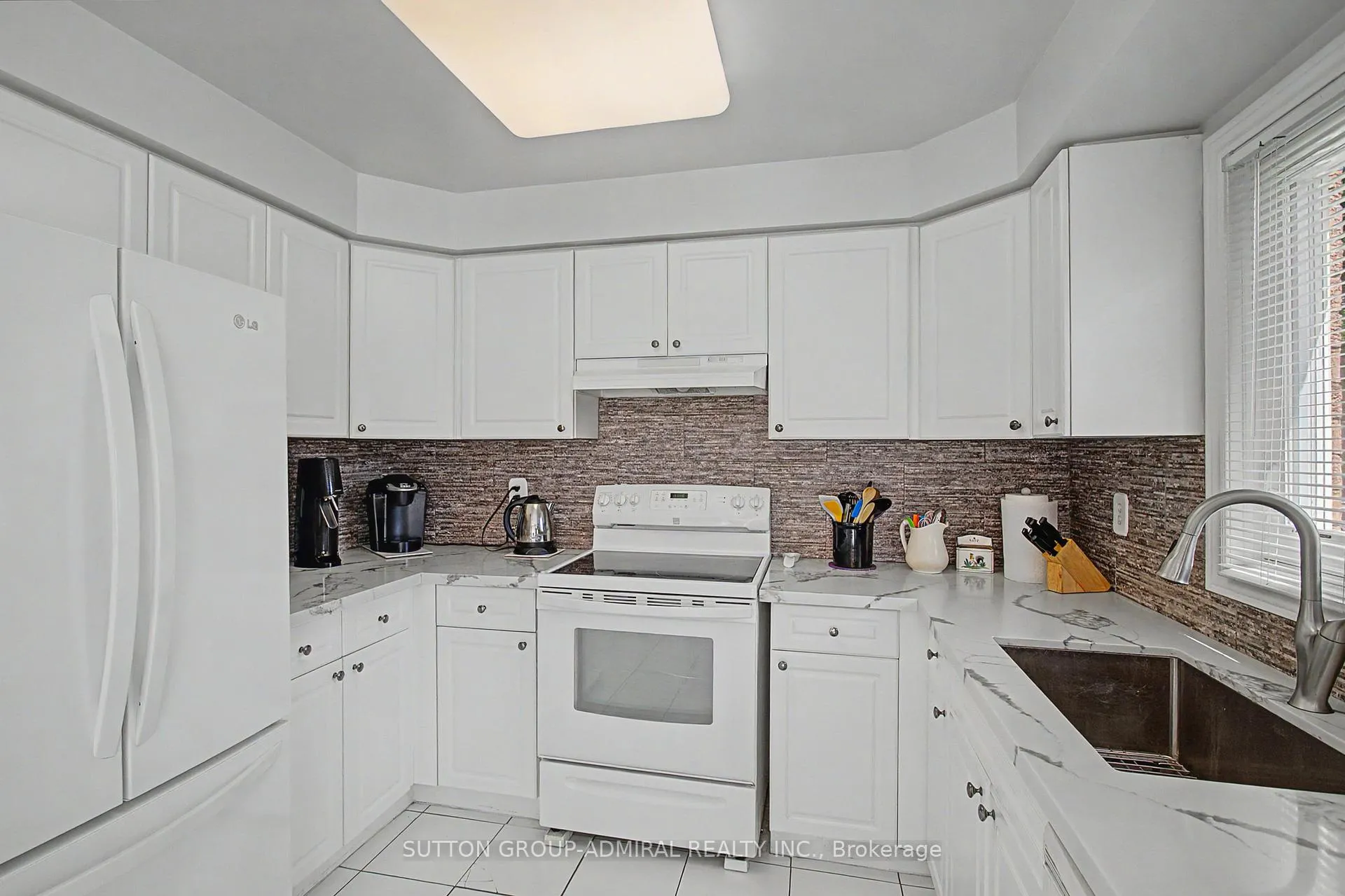 Photo 15 of 9 Hammerstone Crescent, Vaughan, Beverley Glen — HOMEH